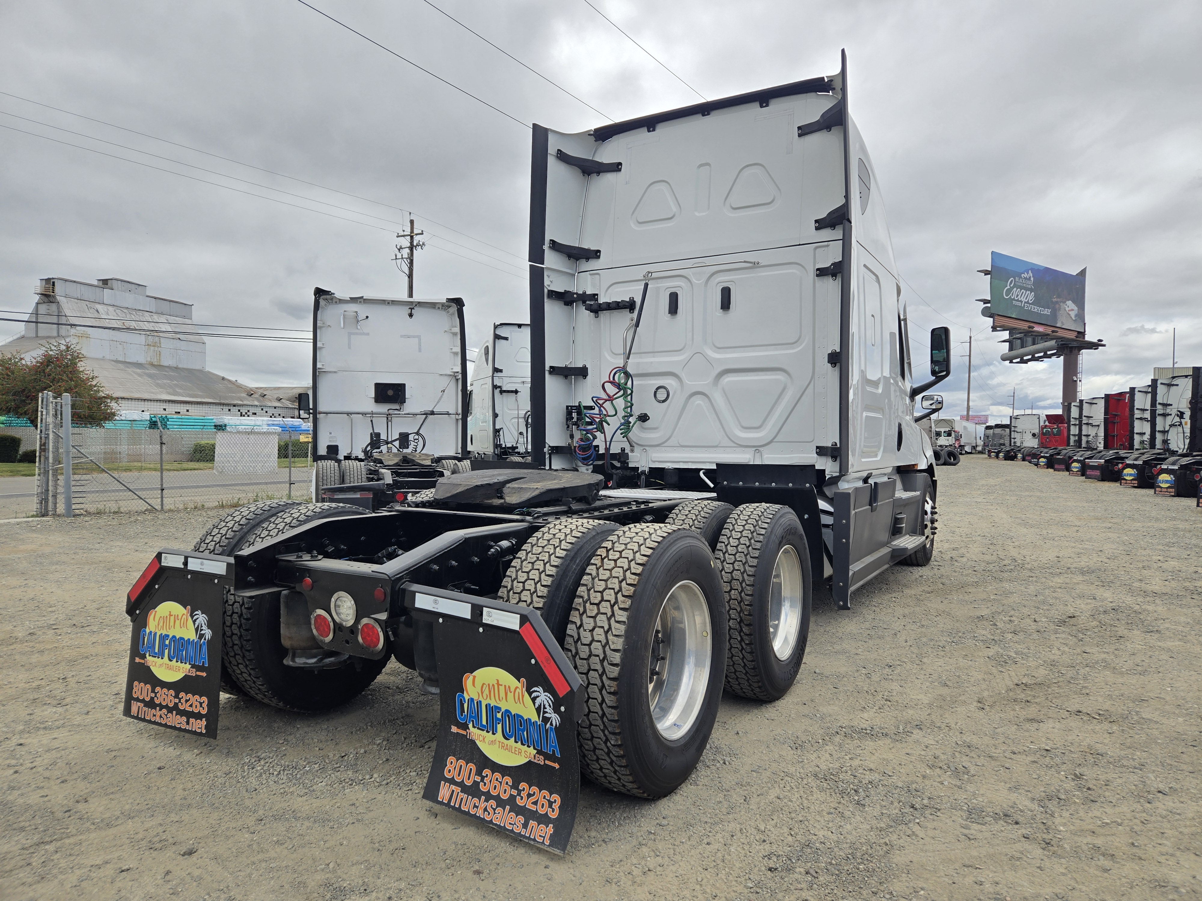 2023 FREIGHTLINER CASCADIA 126SLP - image 6