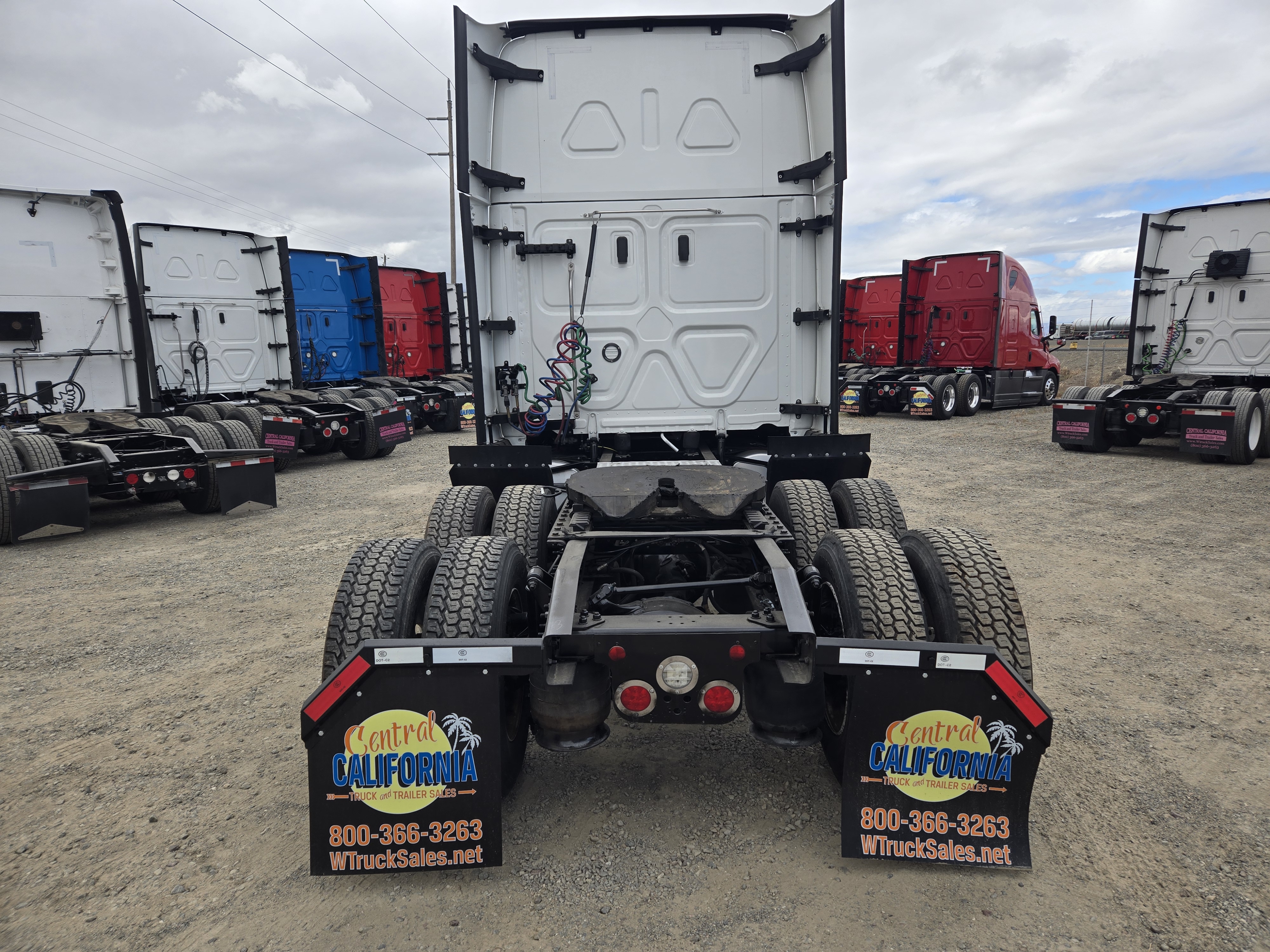 2023 FREIGHTLINER CASCADIA 126SLP - image 5