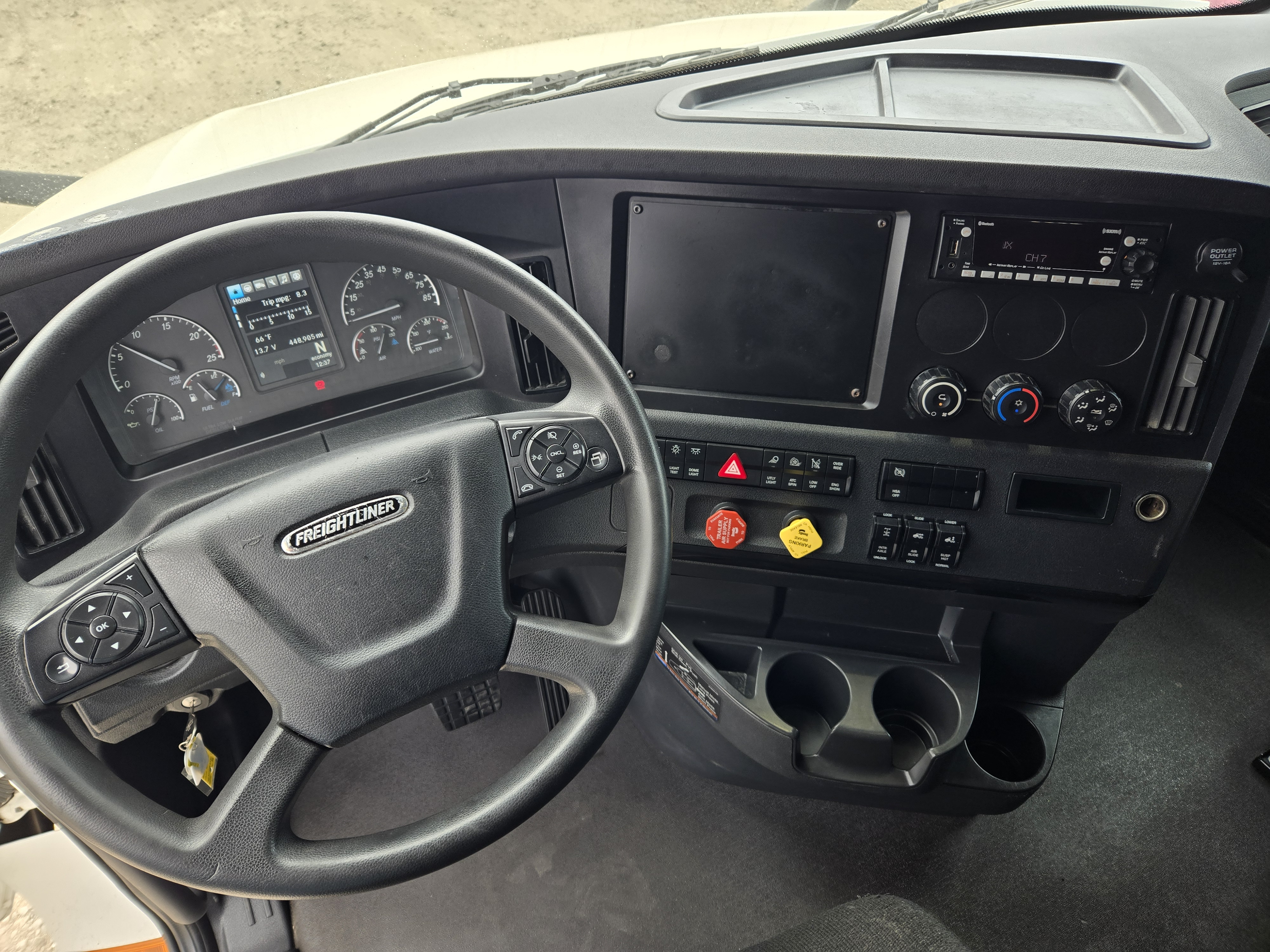 2023 FREIGHTLINER CASCADIA 126SLP - image 17