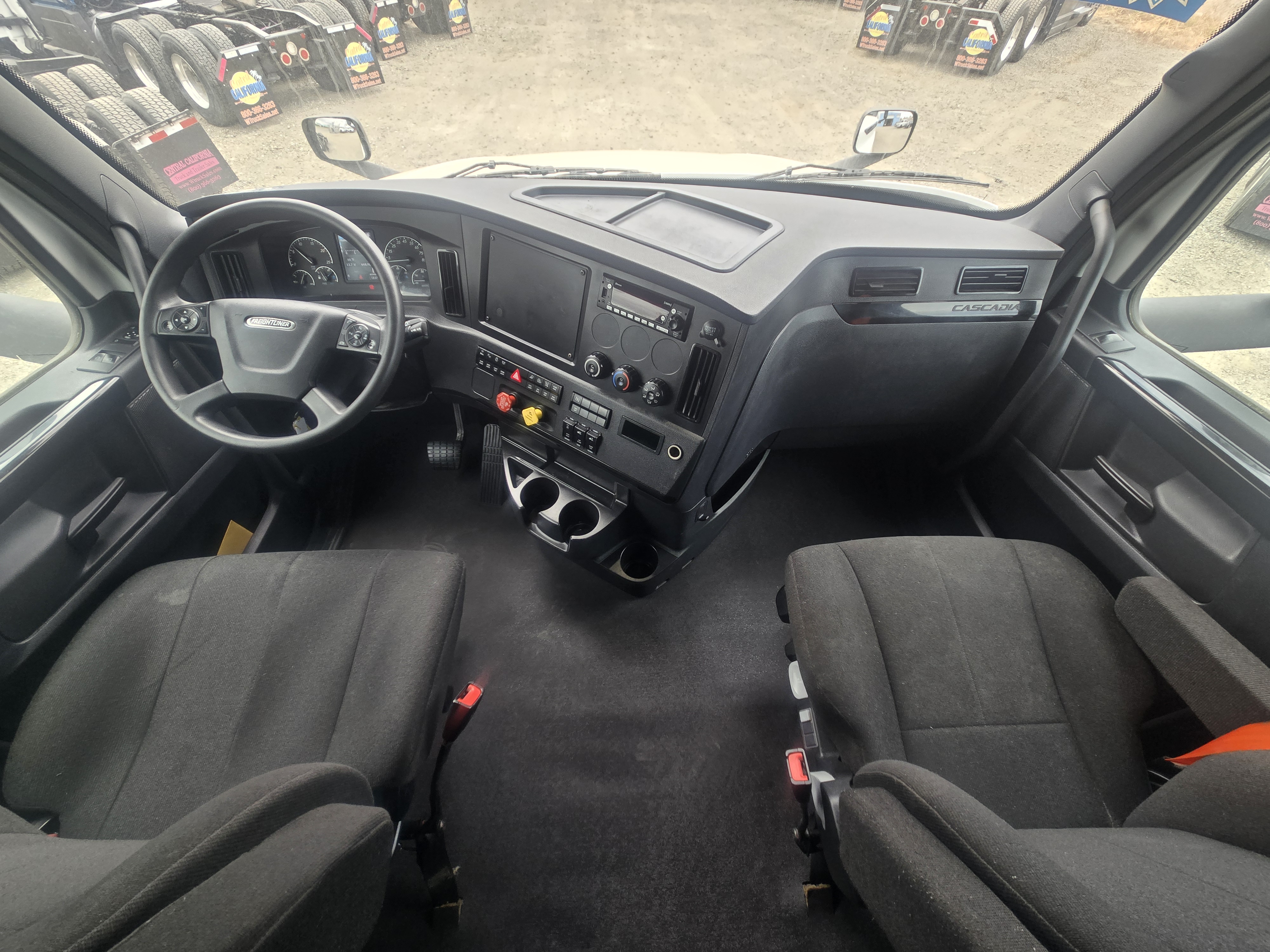 2023 FREIGHTLINER CASCADIA 126SLP - image 19