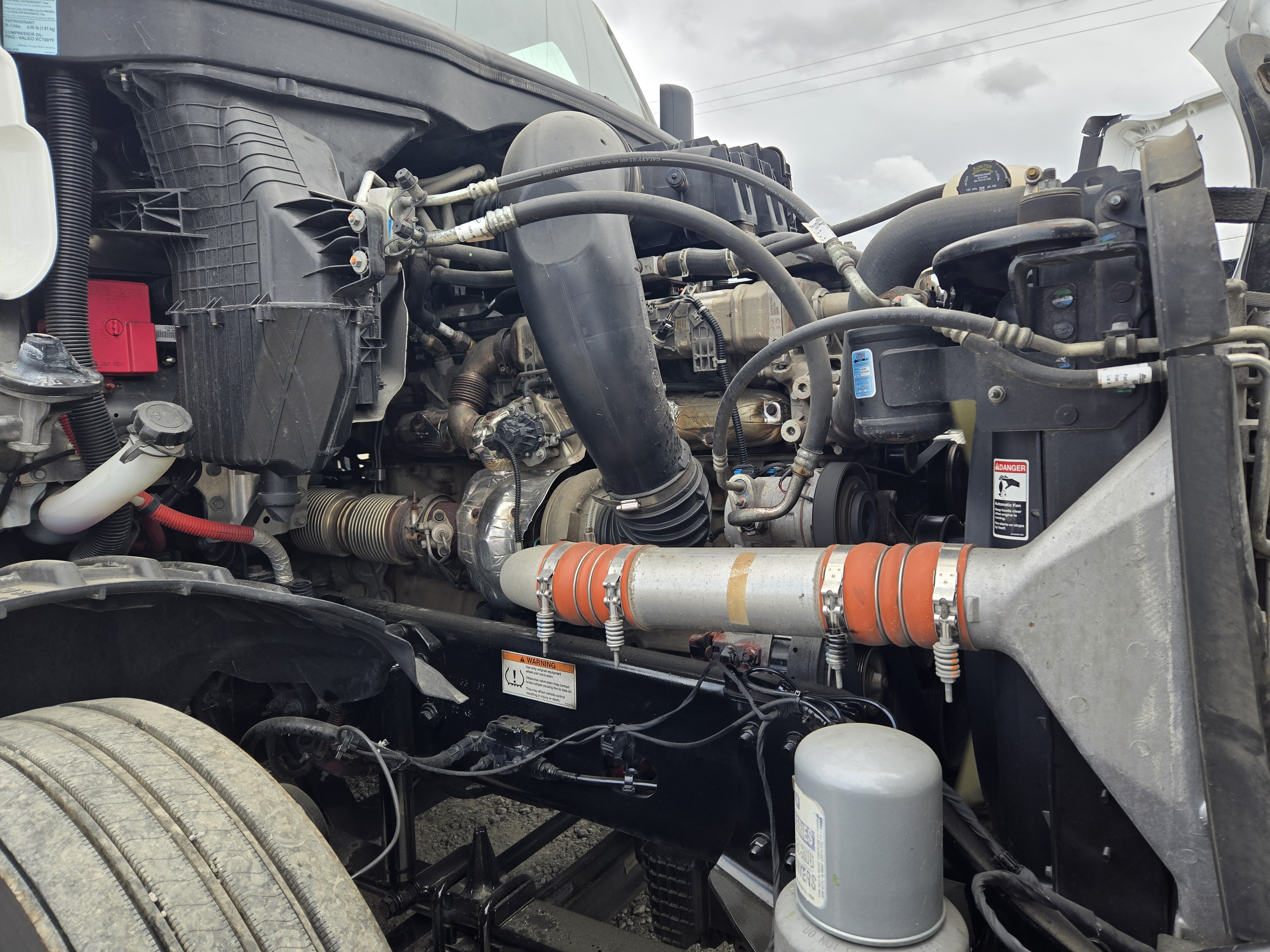 2023 FREIGHTLINER CASCADIA 126SLP - image 9