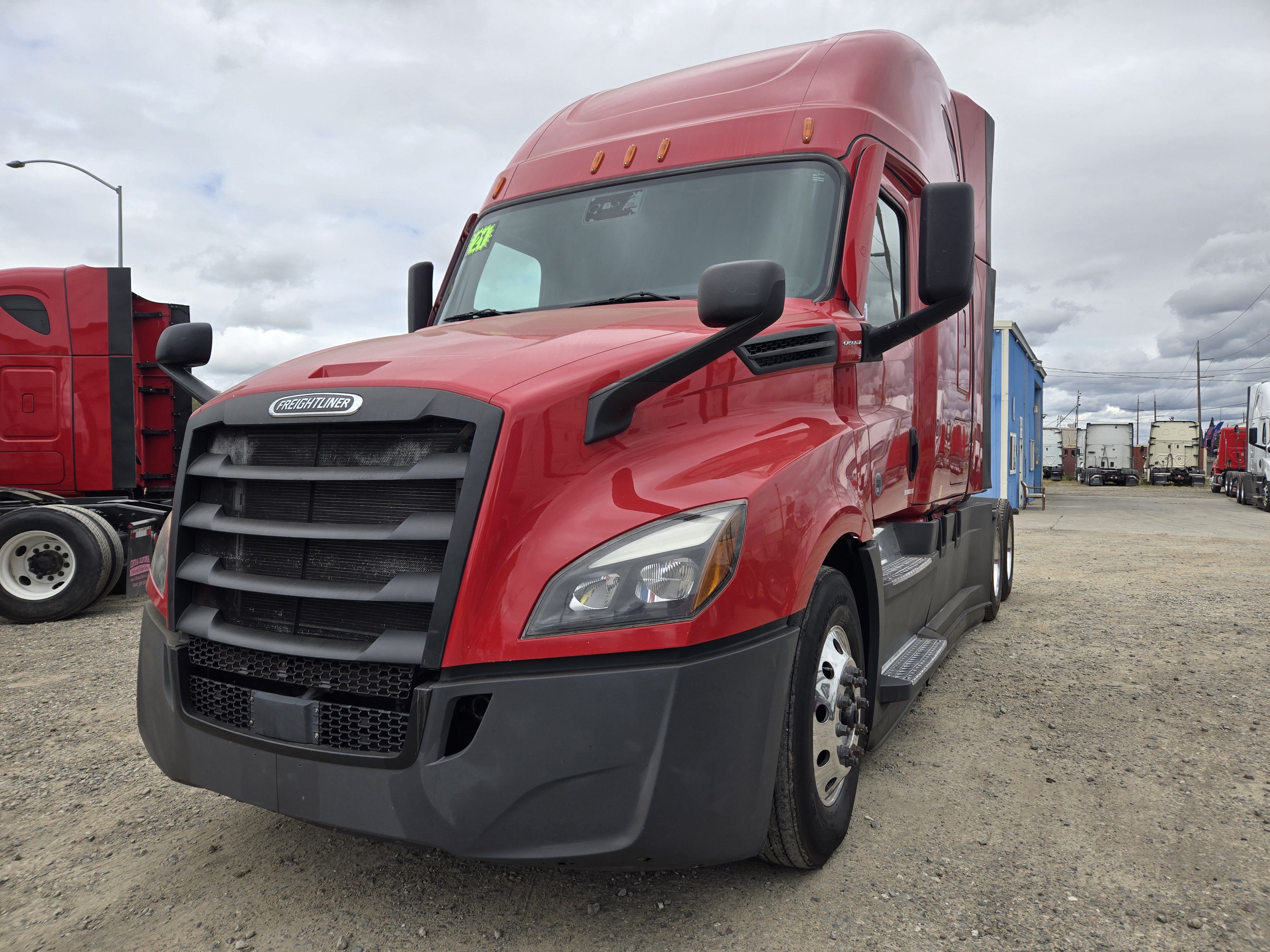 2021 FREIGHTLINER CASCADIA 126SLP - image 1