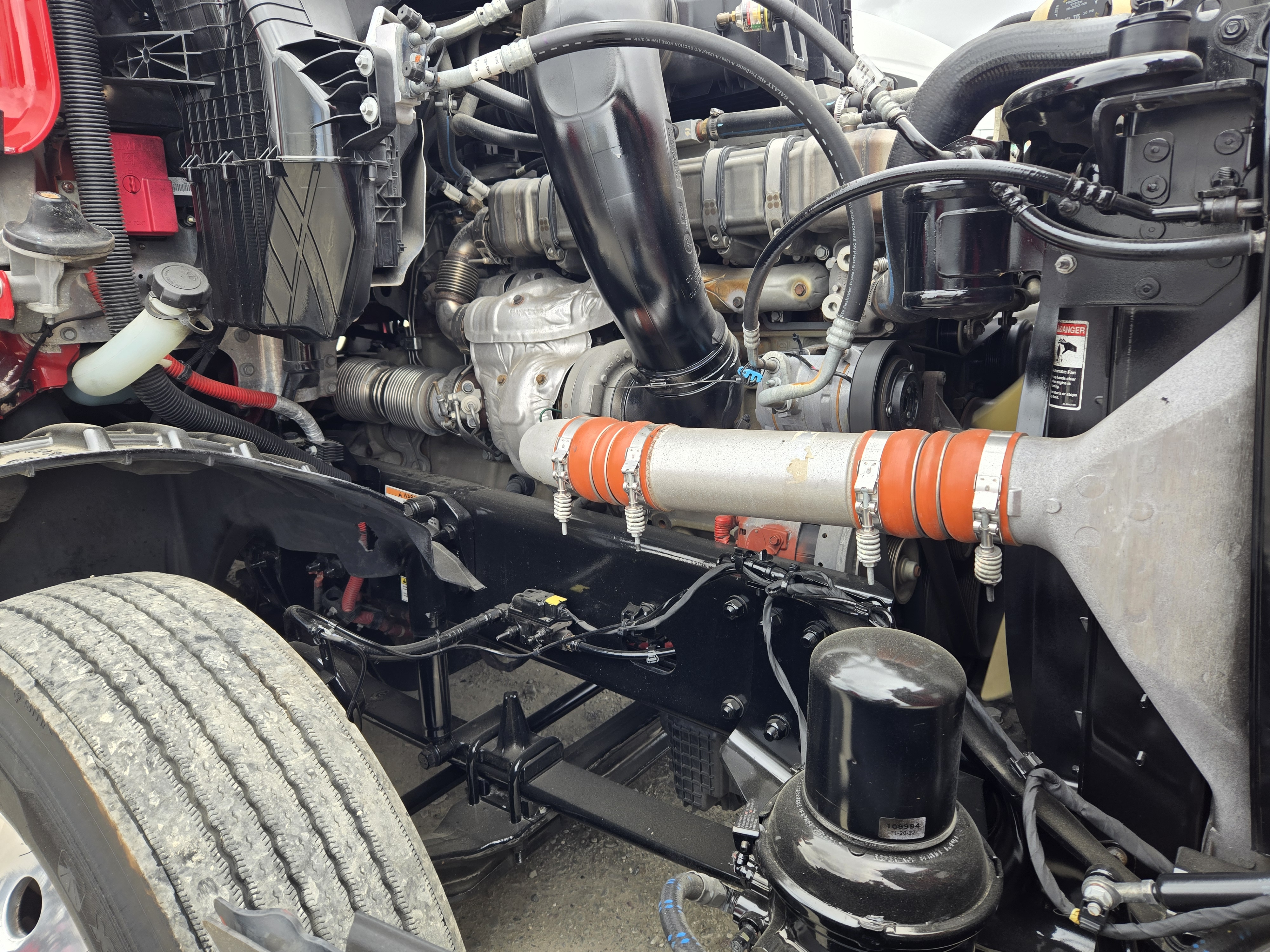 2021 FREIGHTLINER CASCADIA 126SLP - image 9