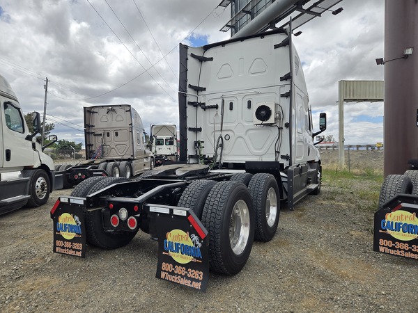 FREIGHTLINER CASCADIA 126SLP 2023