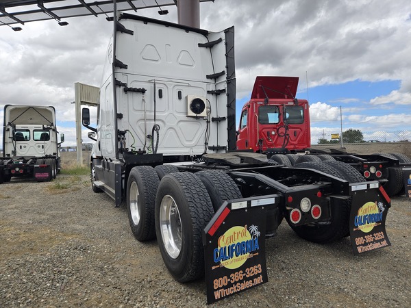 FREIGHTLINER CASCADIA 126SLP 2023