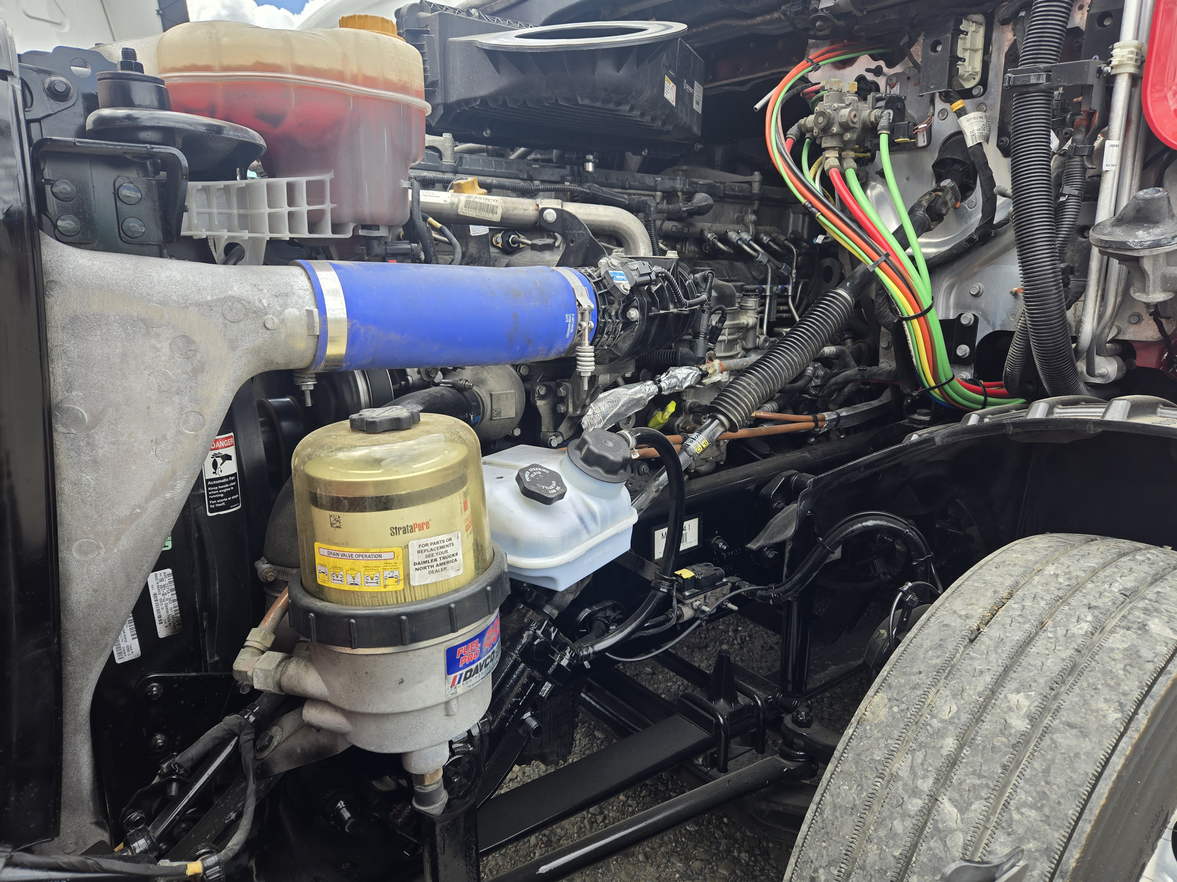 2022 FREIGHTLINER CASCADIA 126SLP - image 9