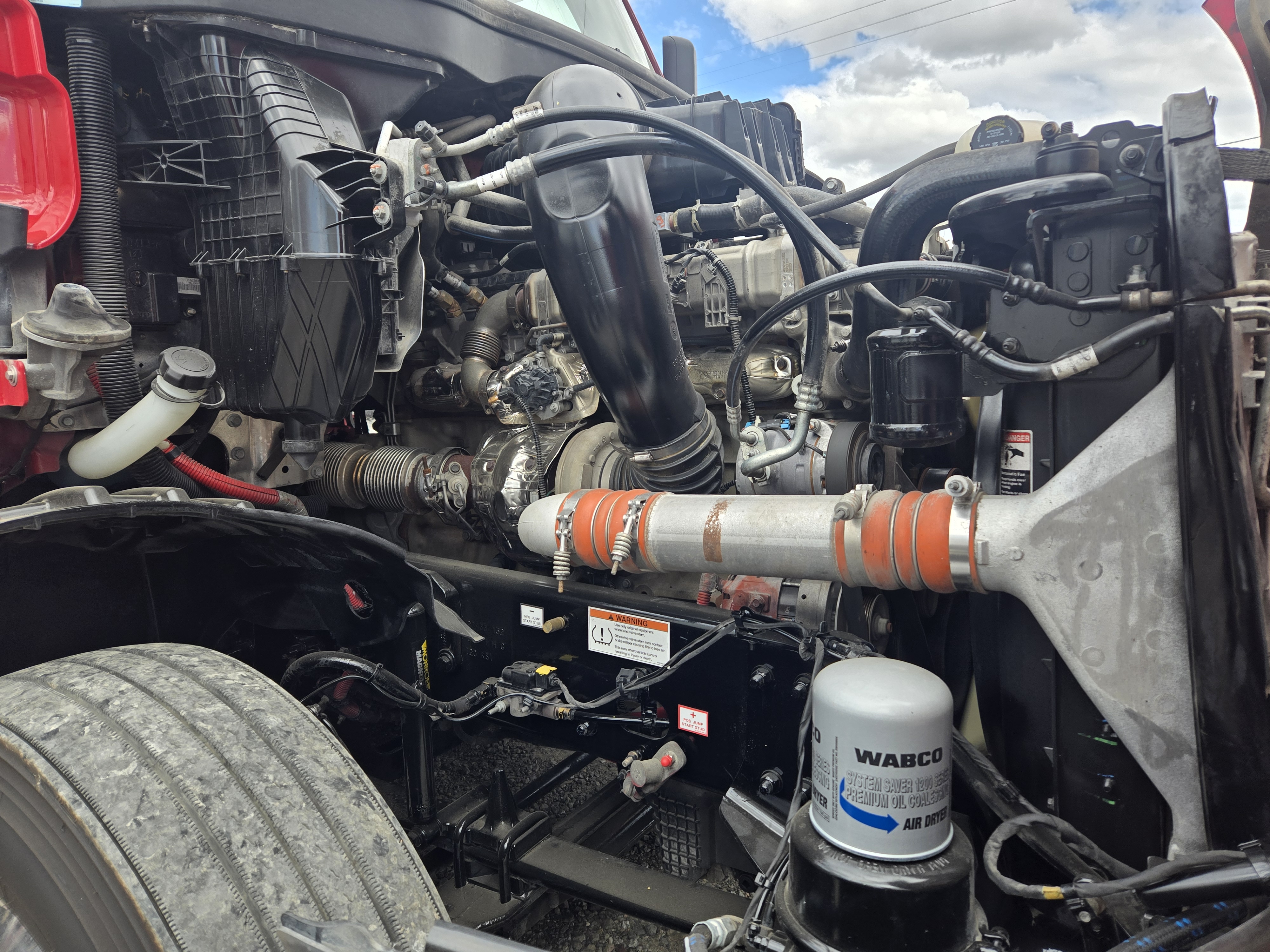 2022 FREIGHTLINER CASCADIA 126SLP - image 8