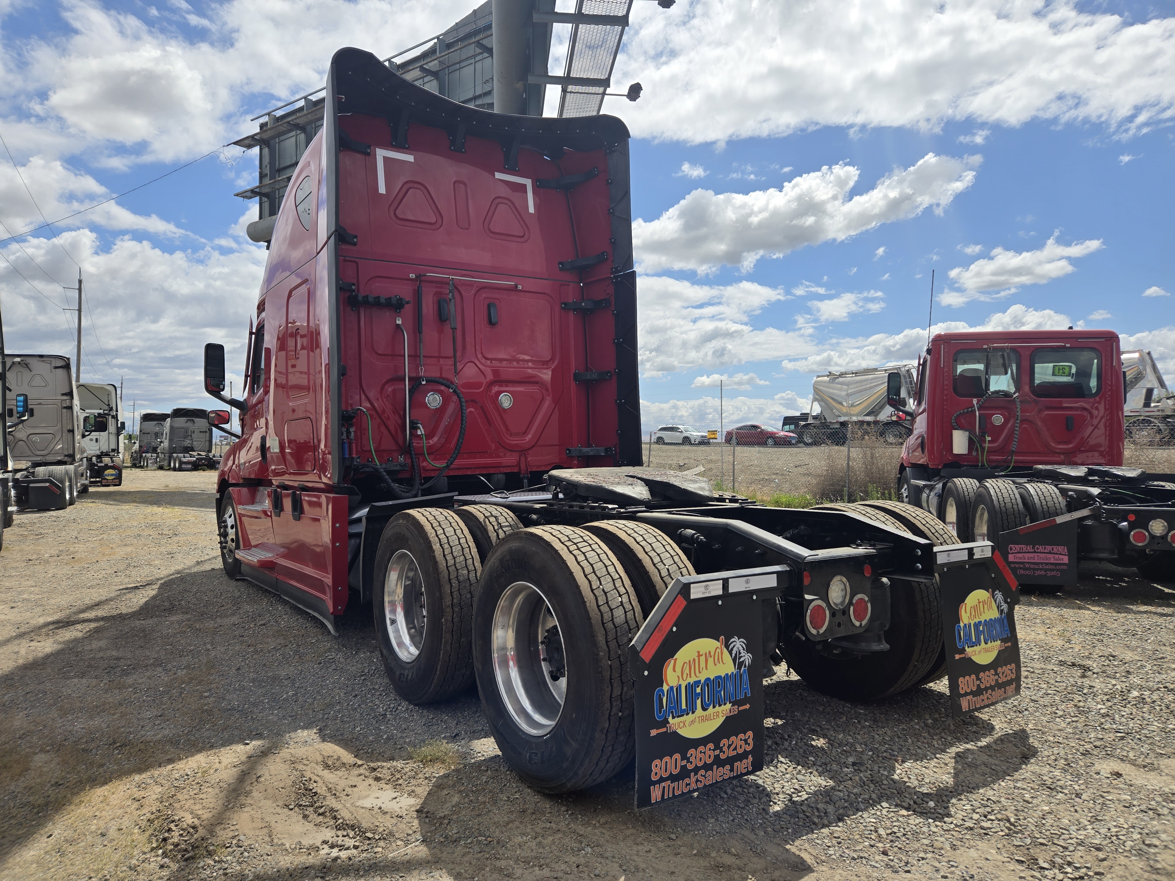 2022 FREIGHTLINER CASCADIA 126SLP - image 4