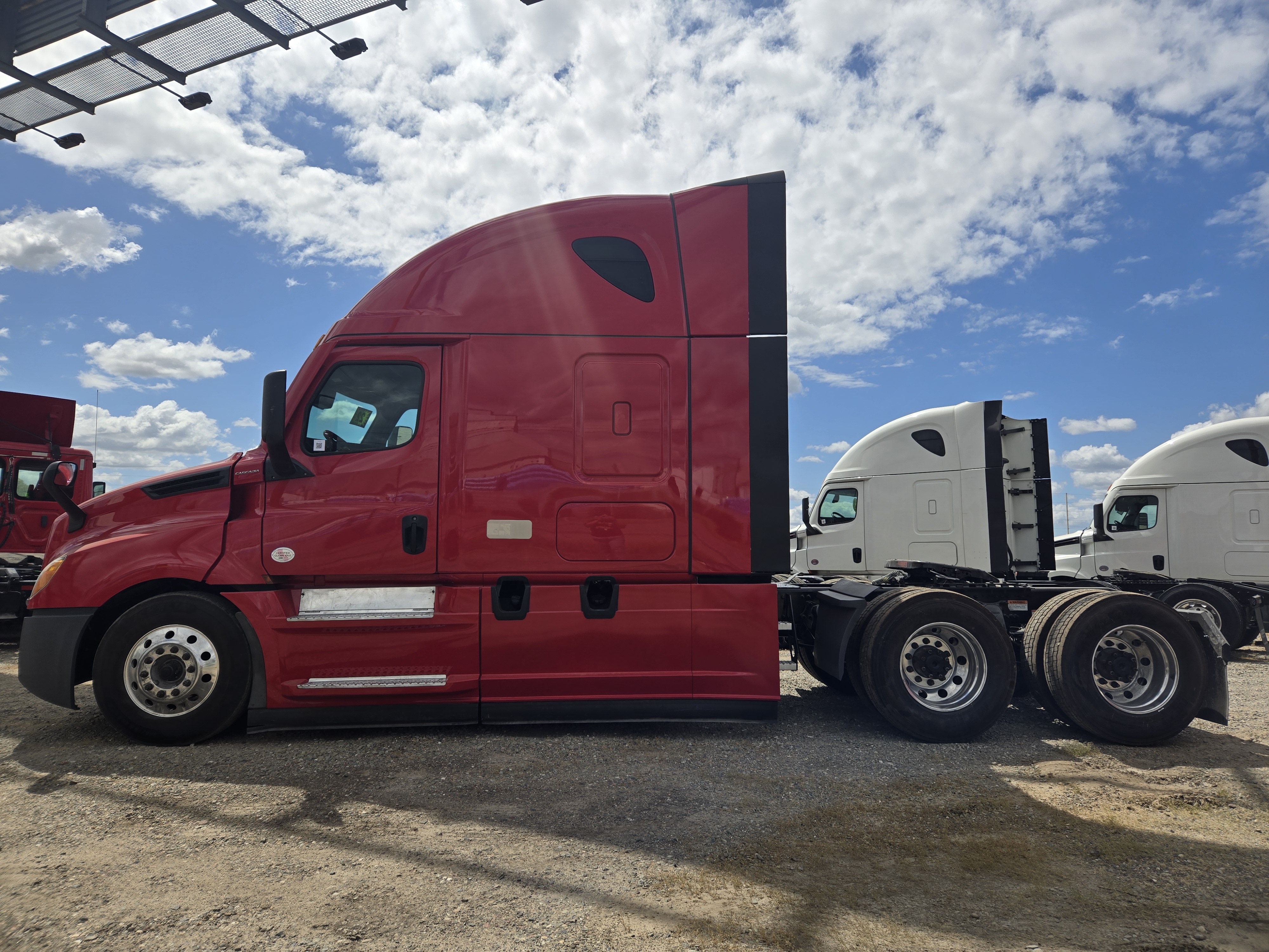 2022 FREIGHTLINER CASCADIA 126SLP - image 3