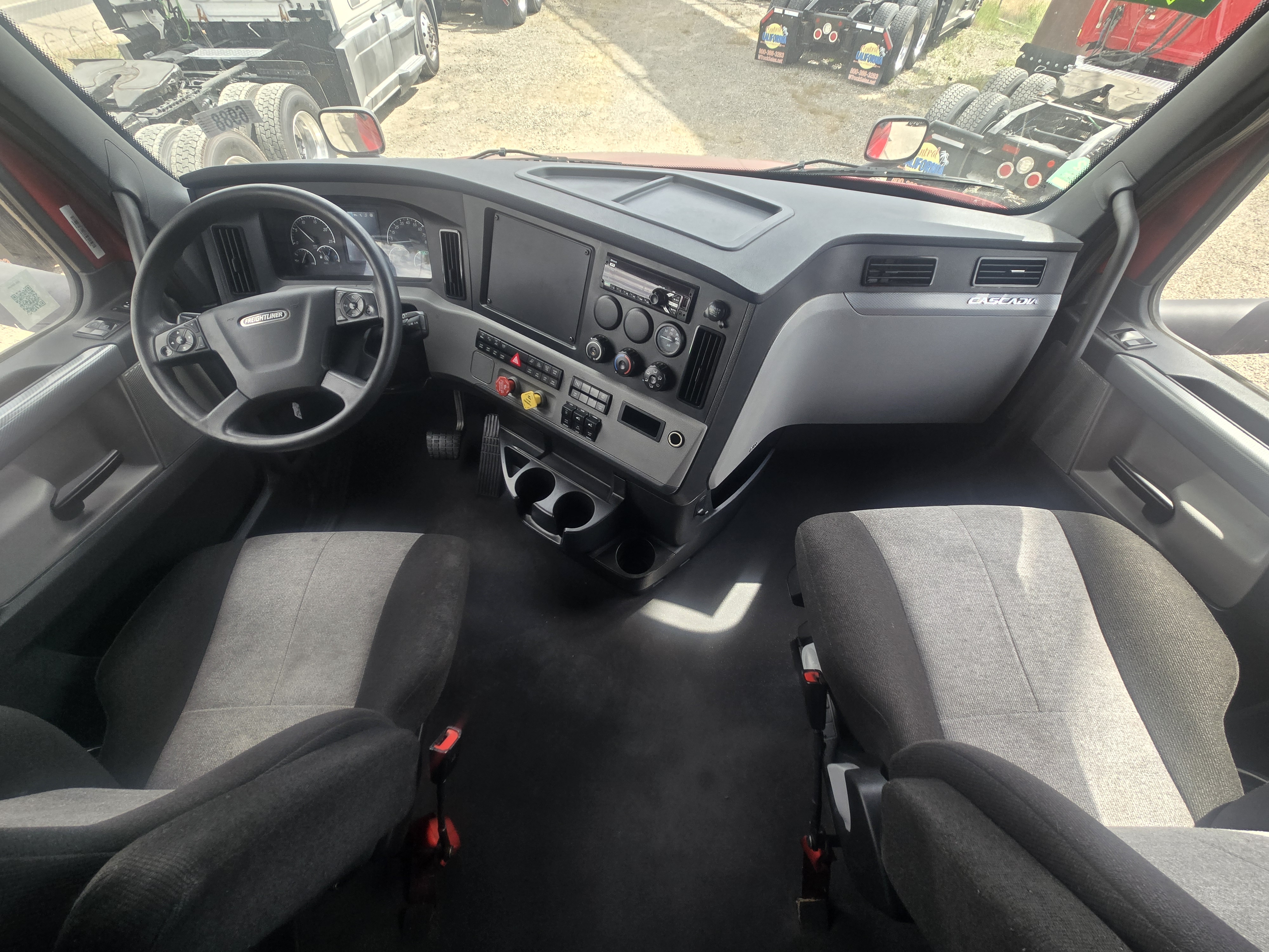 2022 FREIGHTLINER CASCADIA 126SLP - image 18