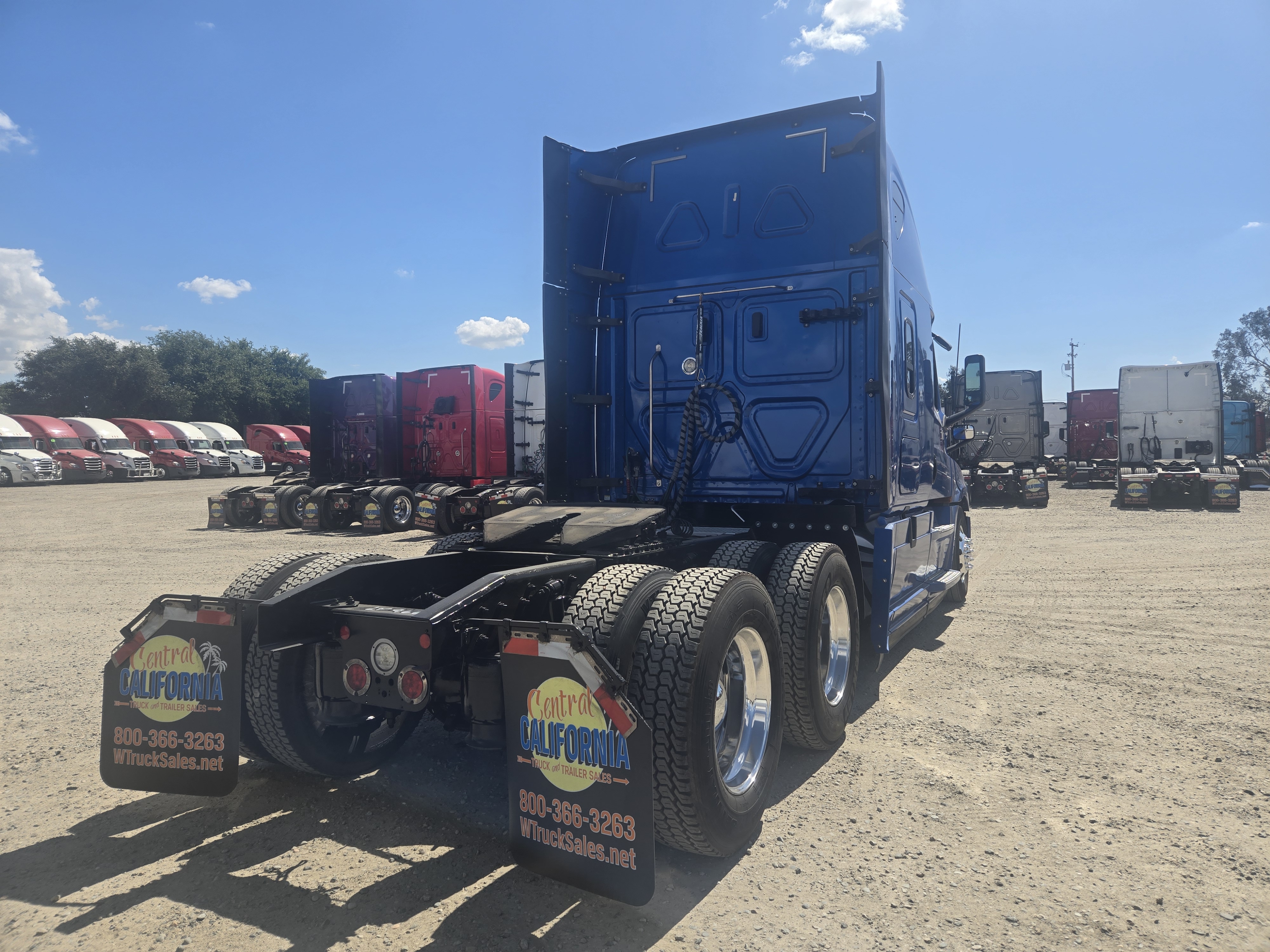 2020 FREIGHTLINER CASCADIA 126SLP - image 6