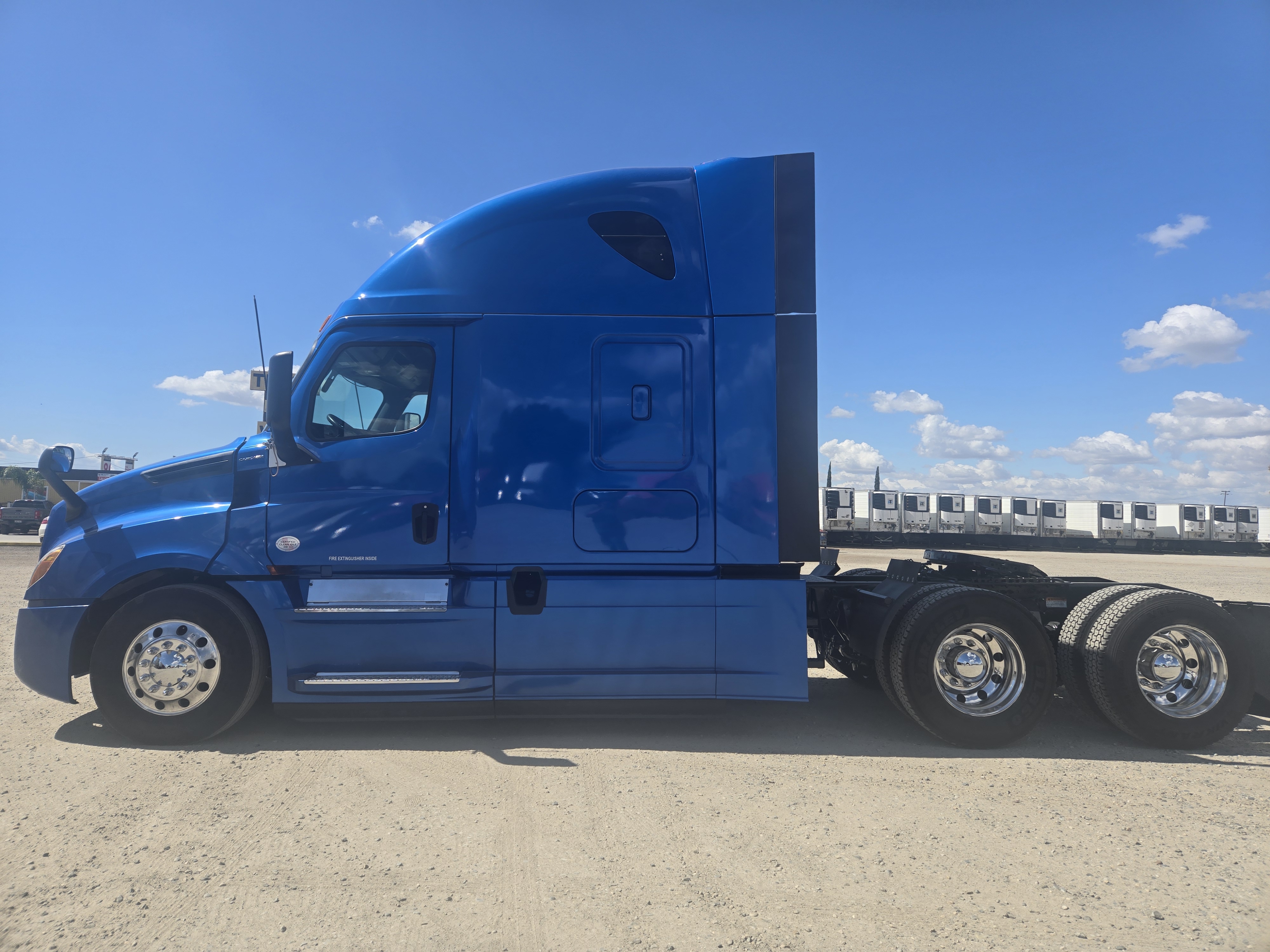 2020 FREIGHTLINER CASCADIA 126SLP - image 3