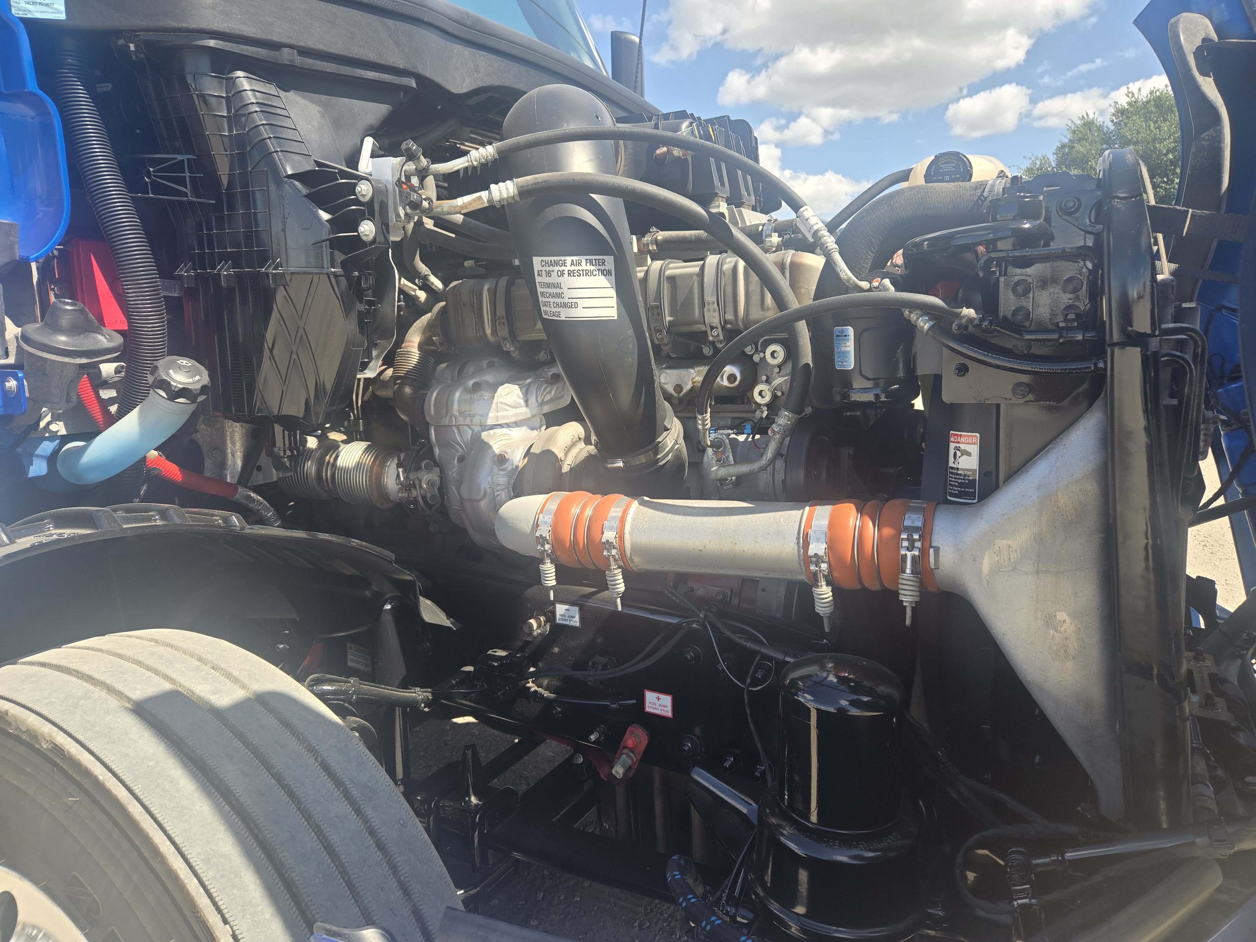 2020 FREIGHTLINER CASCADIA 126SLP - image 9