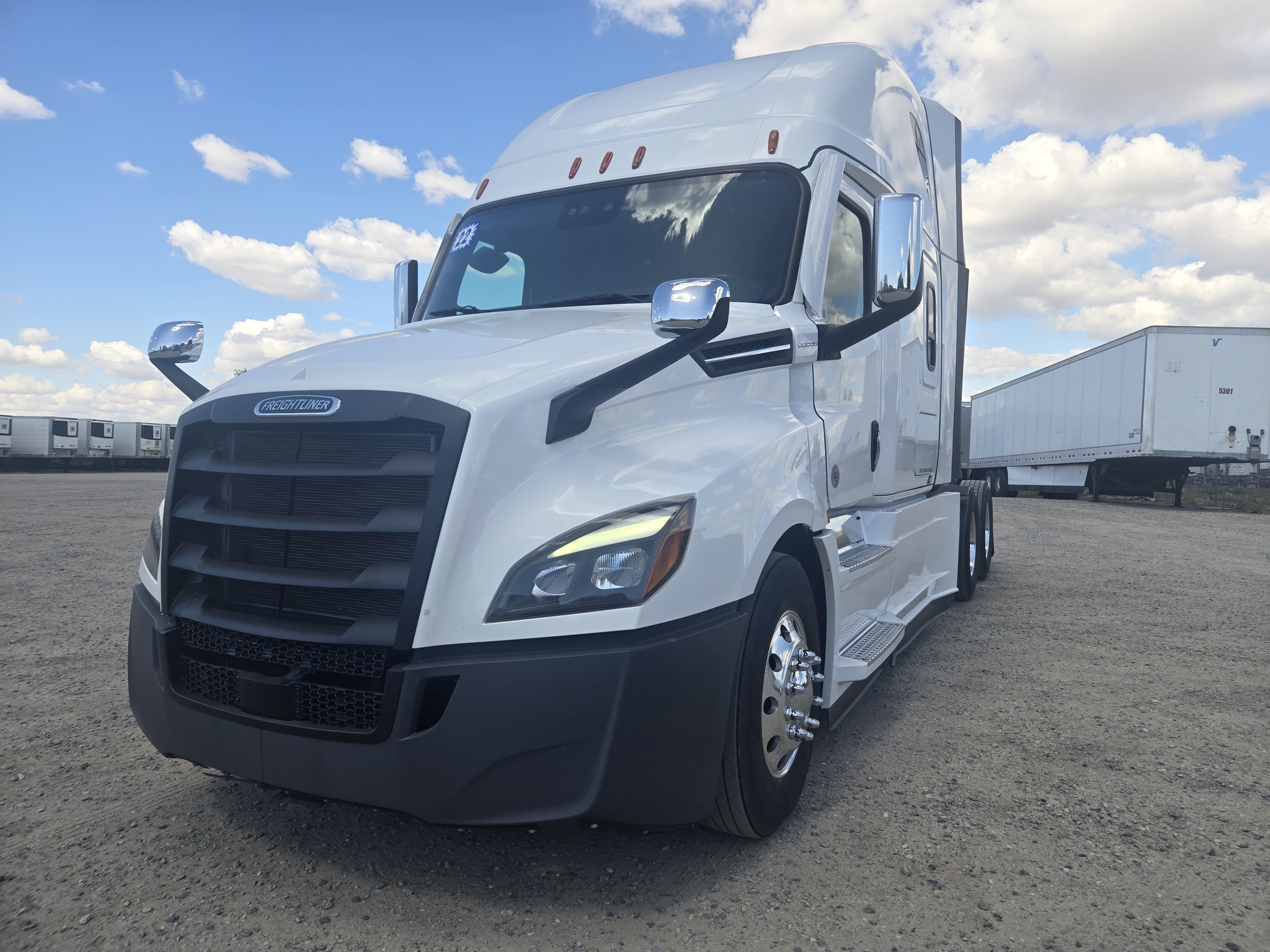 2022 FREIGHTLINER CASCADIA 126SLP - image 1