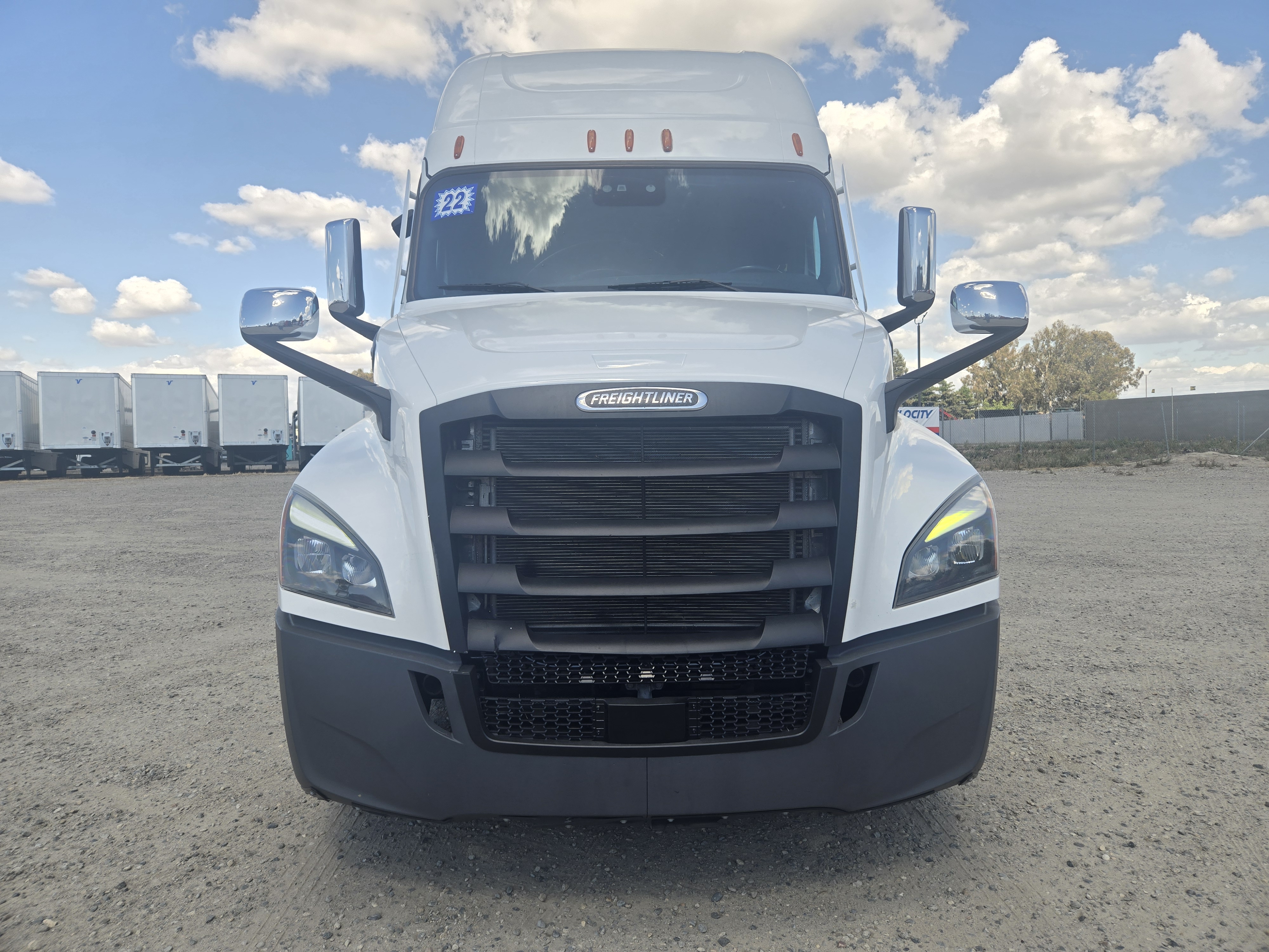 2022 FREIGHTLINER CASCADIA 126SLP - image 2