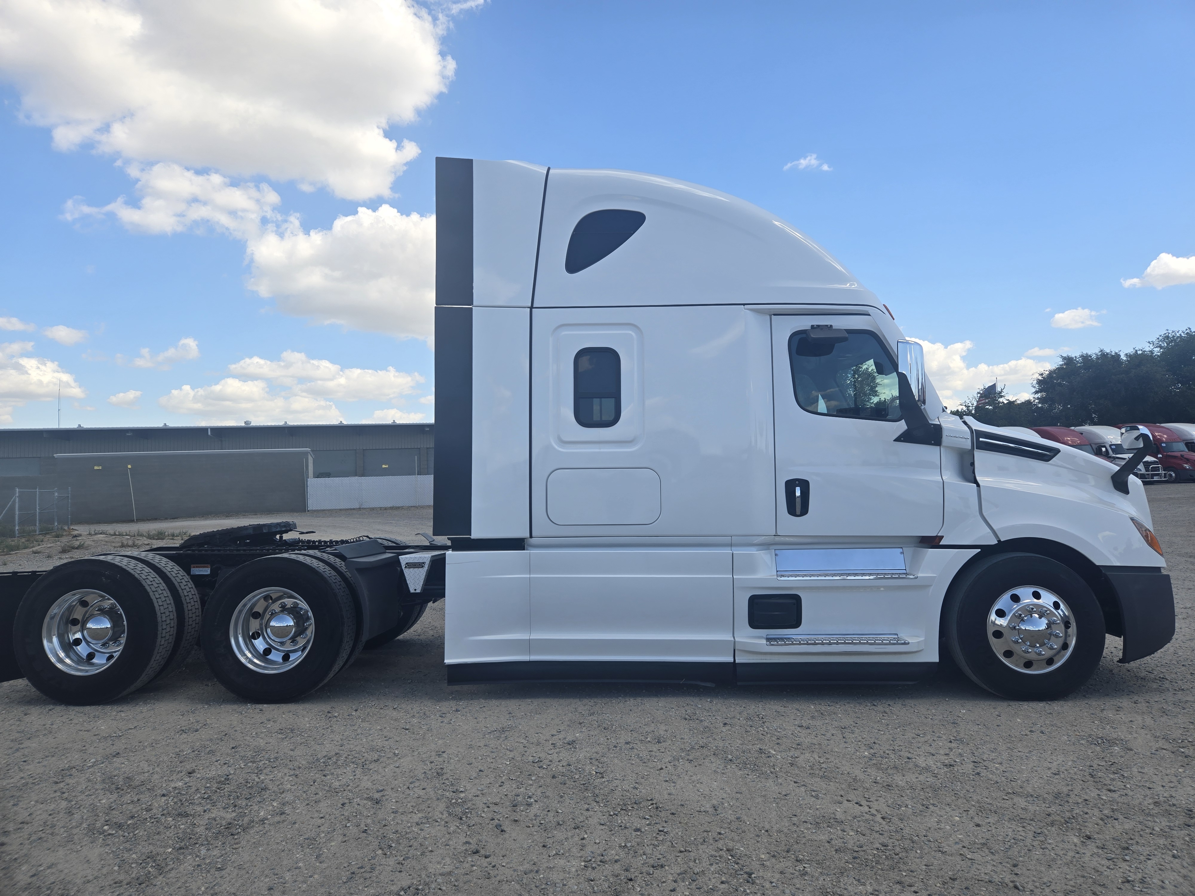 2022 FREIGHTLINER CASCADIA 126SLP - image 7