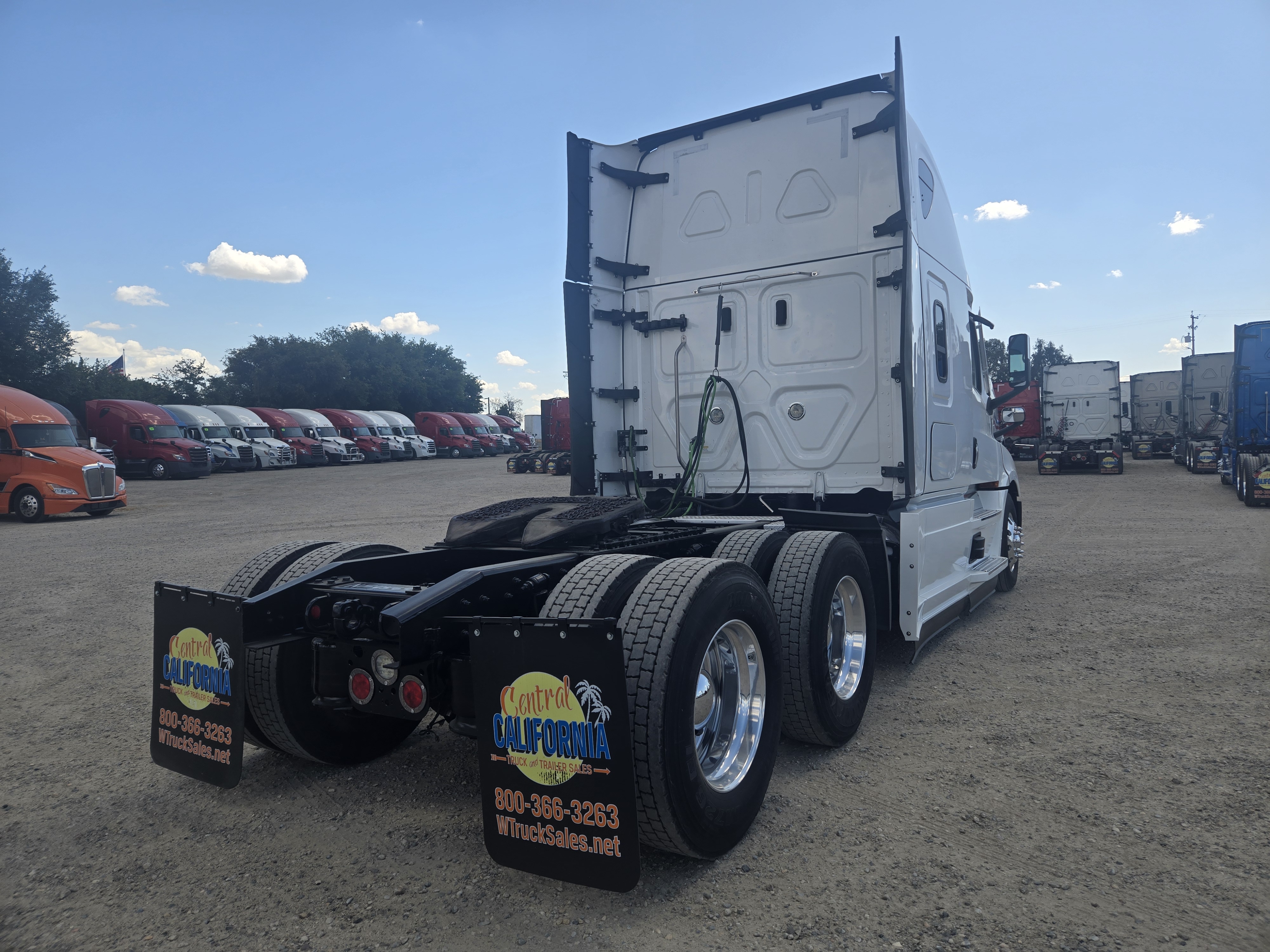 2022 FREIGHTLINER CASCADIA 126SLP - image 6
