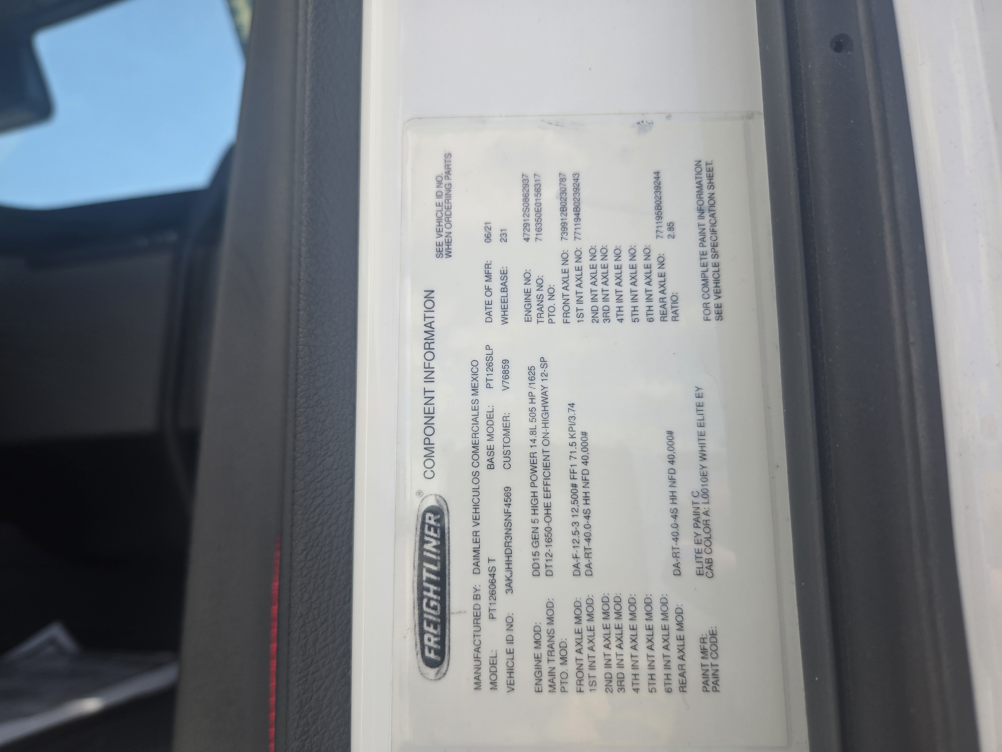 2022 FREIGHTLINER CASCADIA 126SLP - image 21