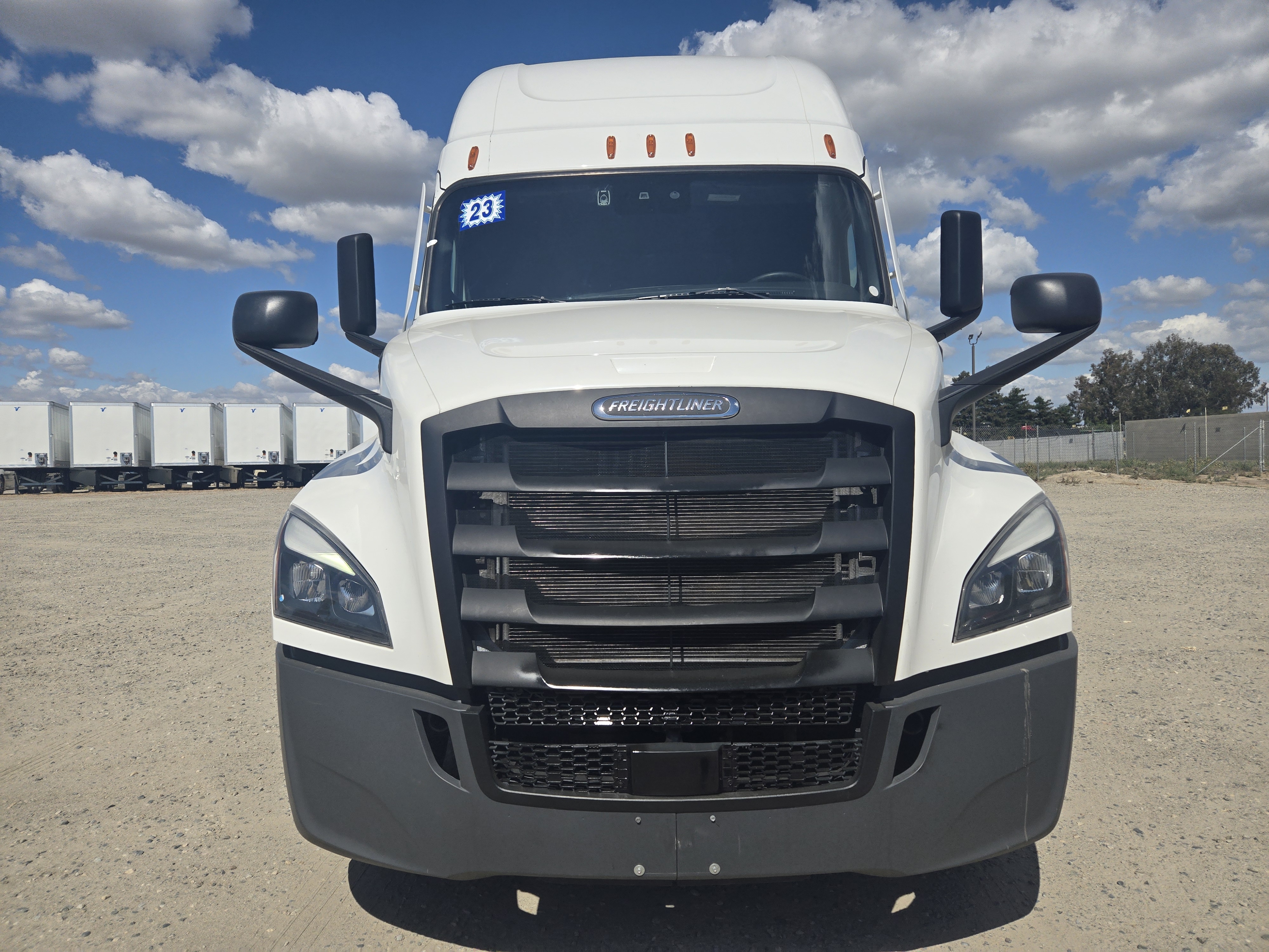 2023 FREIGHTLINER CASCADIA 126SLP - image 2