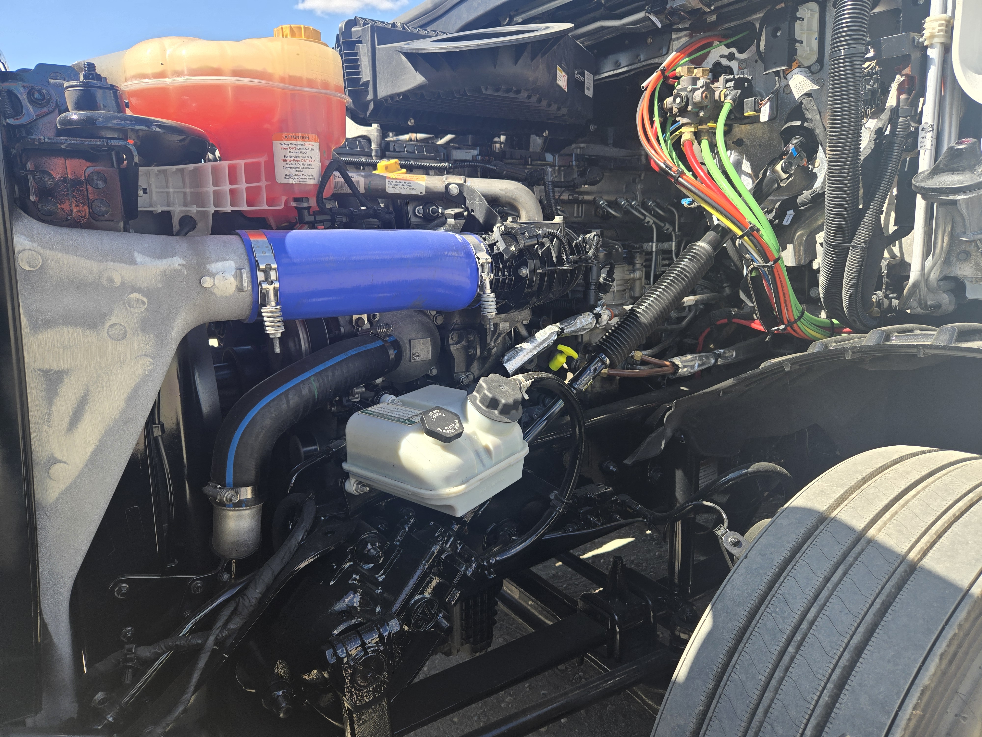 2023 FREIGHTLINER CASCADIA 126SLP - image 9