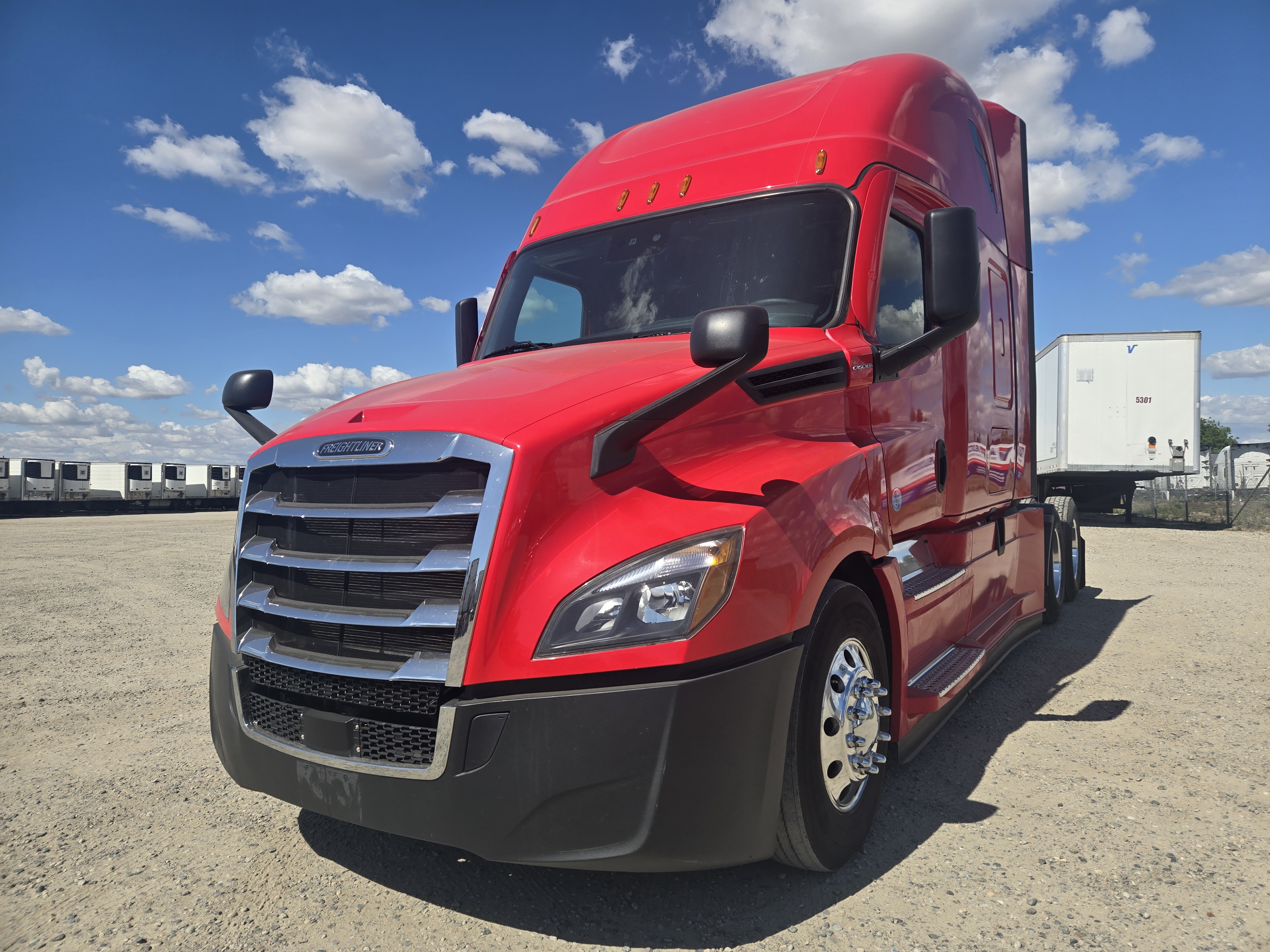 2021 FREIGHTLINER CASCADIA 126SLP - image 1