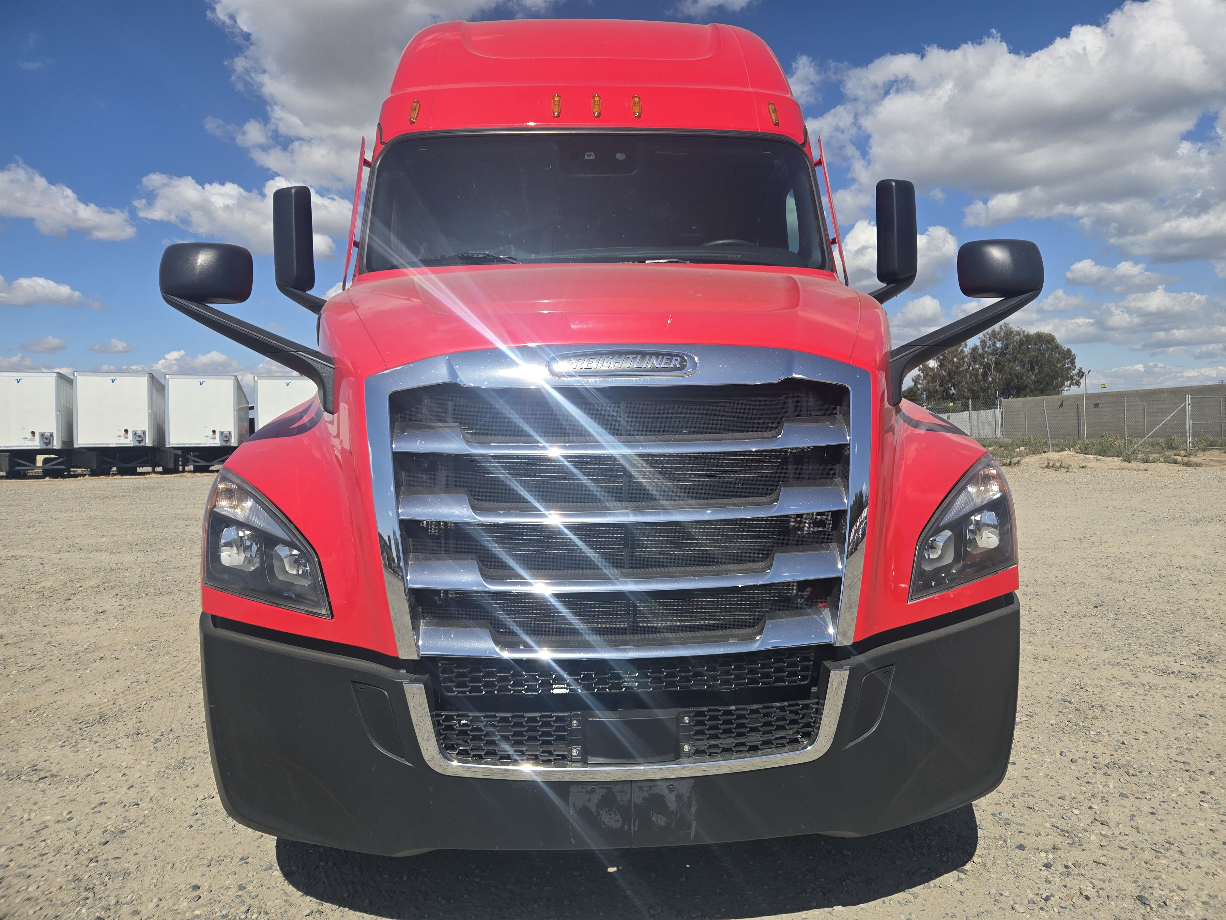 2021 FREIGHTLINER CASCADIA 126SLP - image 2