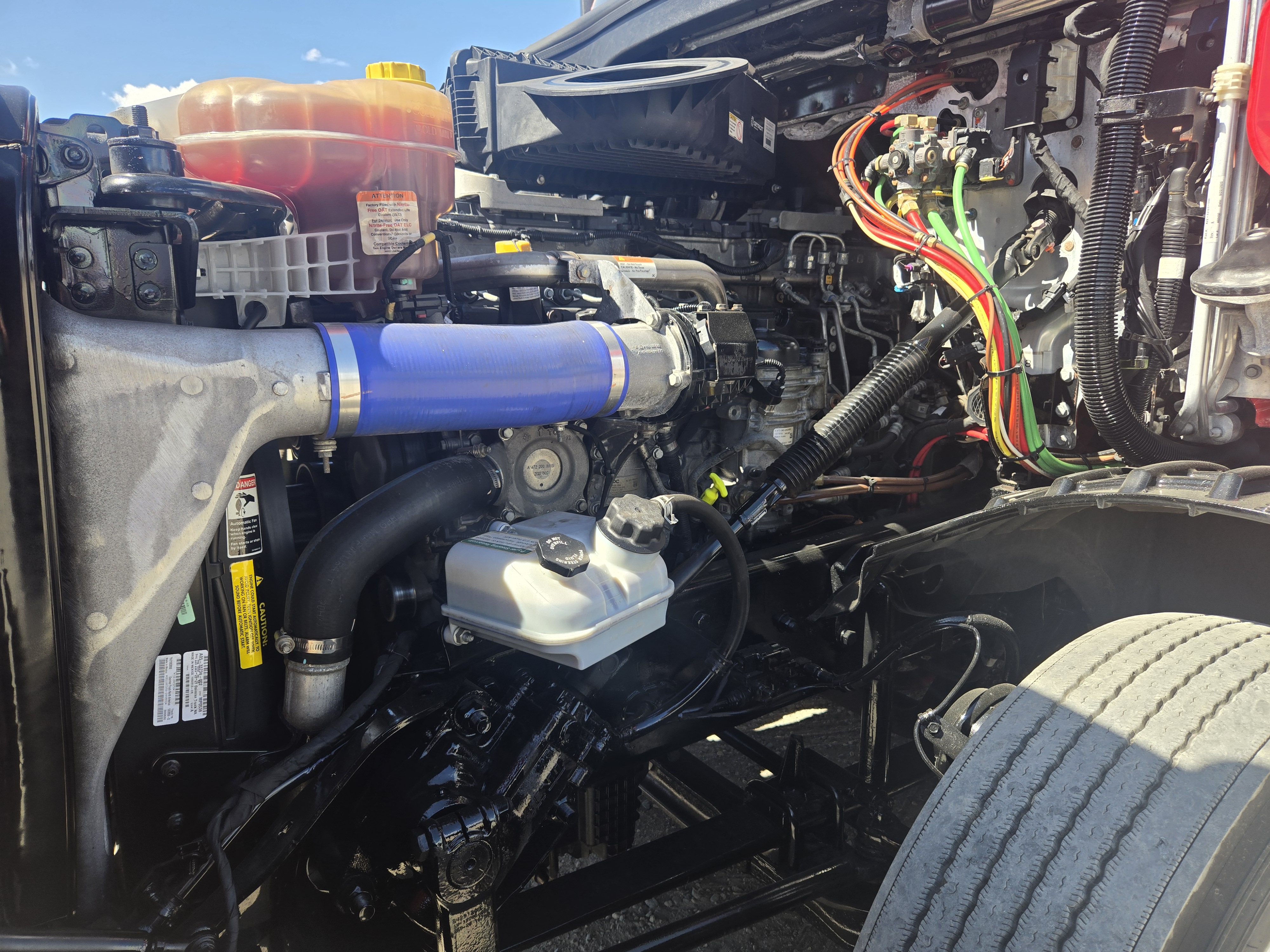 2021 FREIGHTLINER CASCADIA 126SLP - image 10