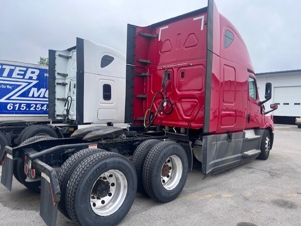 FREIGHTLINER CASCADIA 126SLP 2020