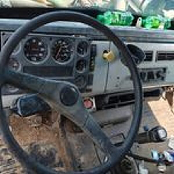 FREIGHTLINER FL70 1998
