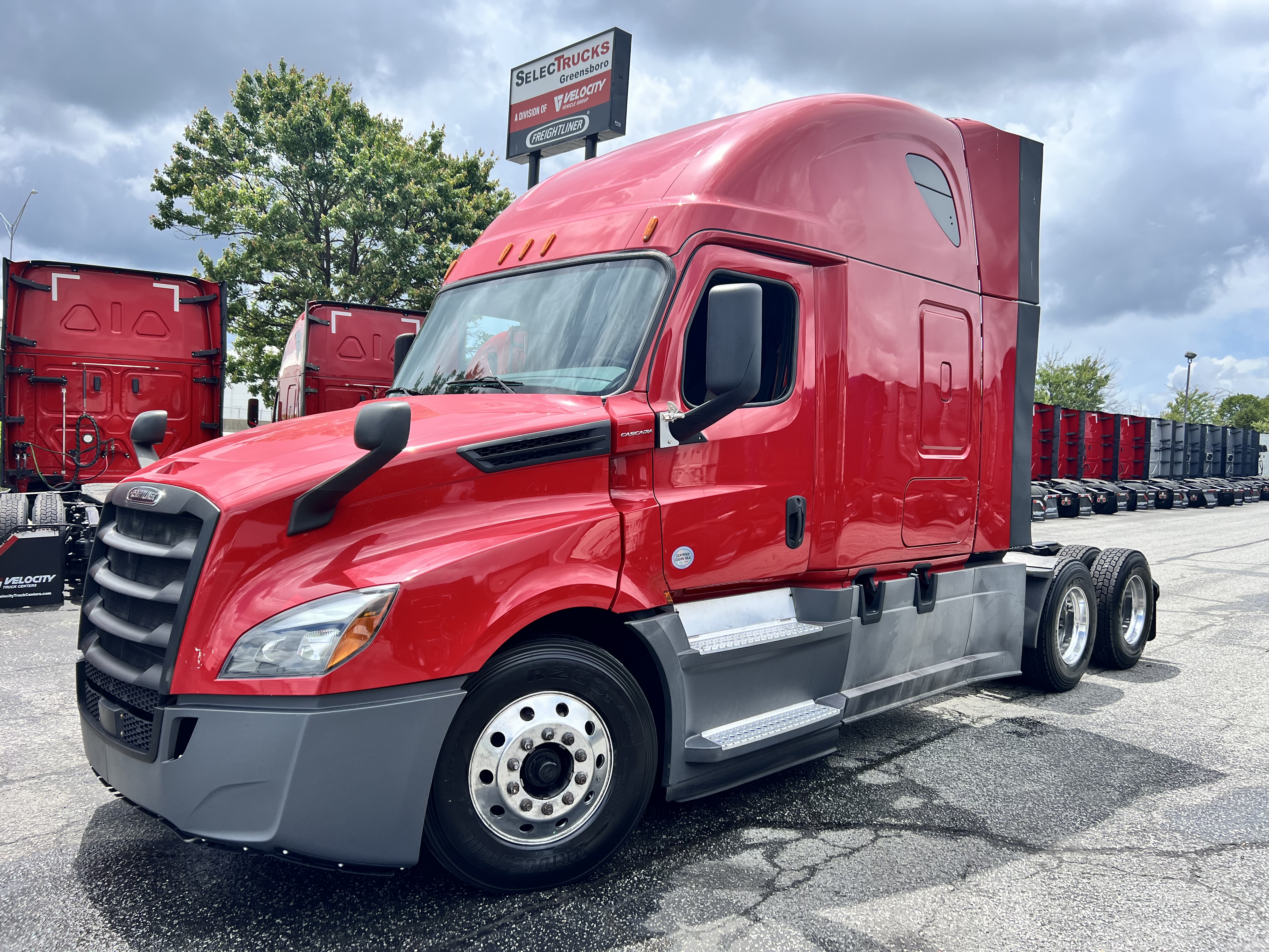 2020 FREIGHTLINER CASCADIA 126SLP - image 1