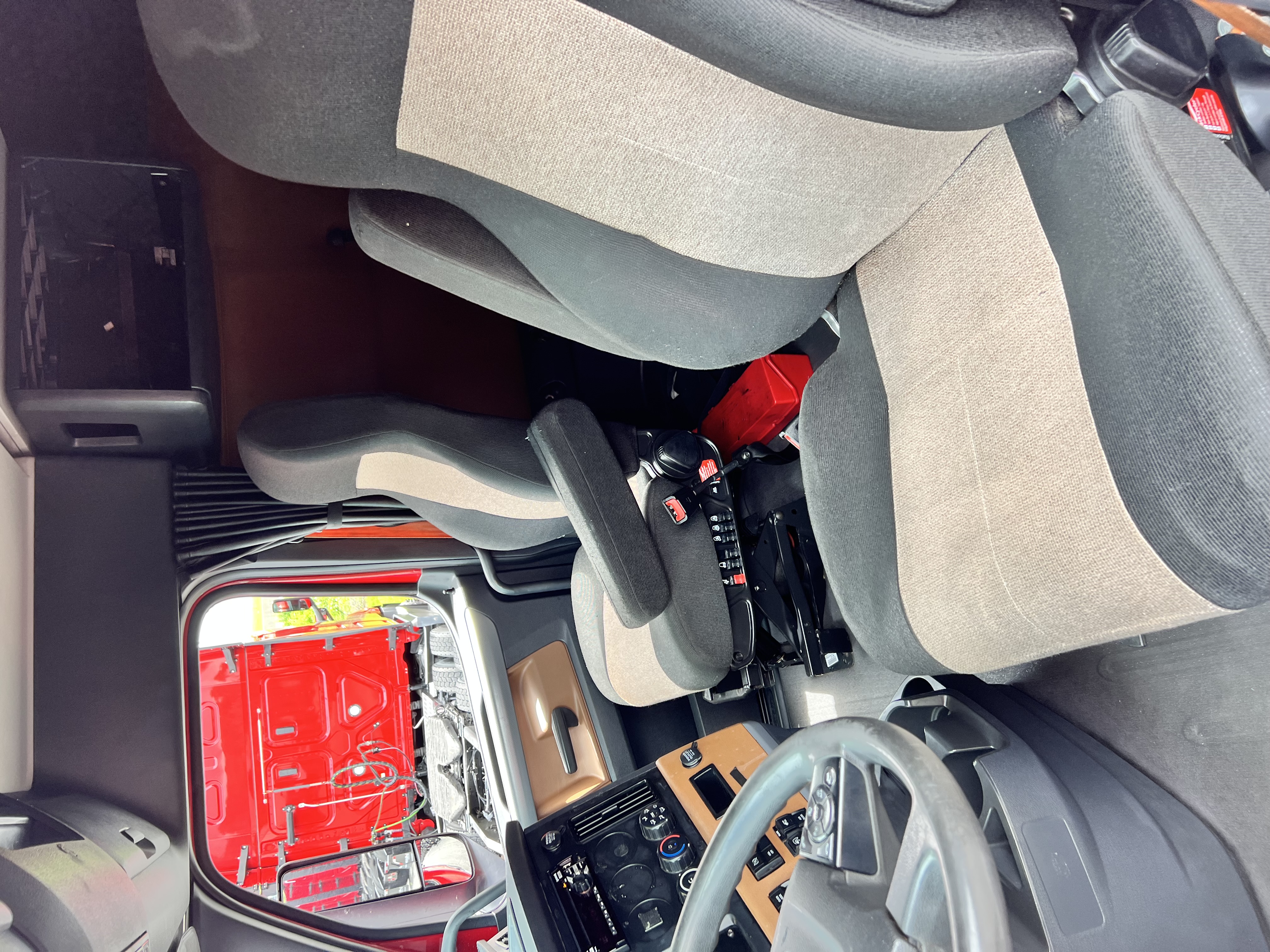 2020 FREIGHTLINER CASCADIA 126SLP - image 14