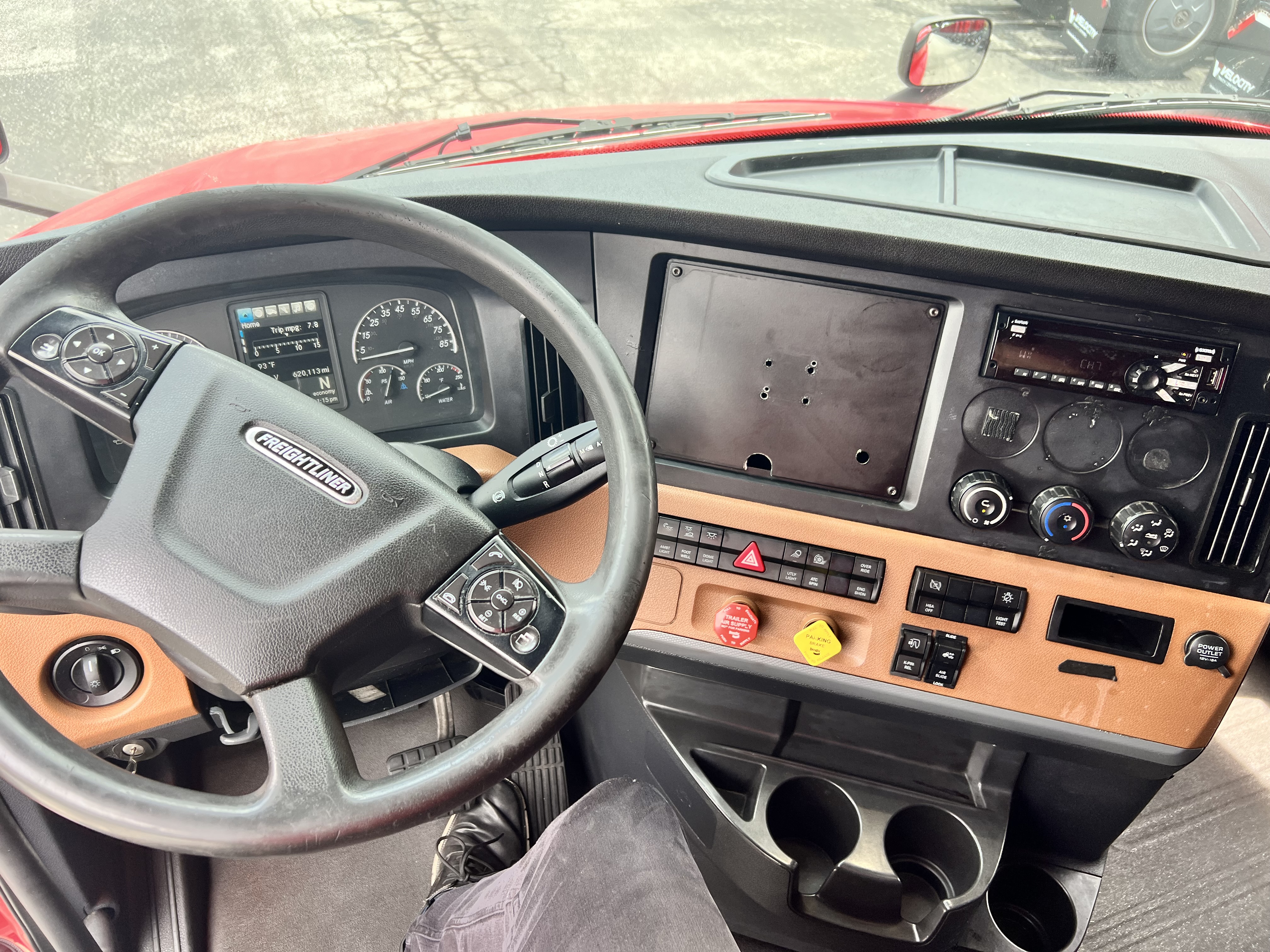 2020 FREIGHTLINER CASCADIA 126SLP - image 15