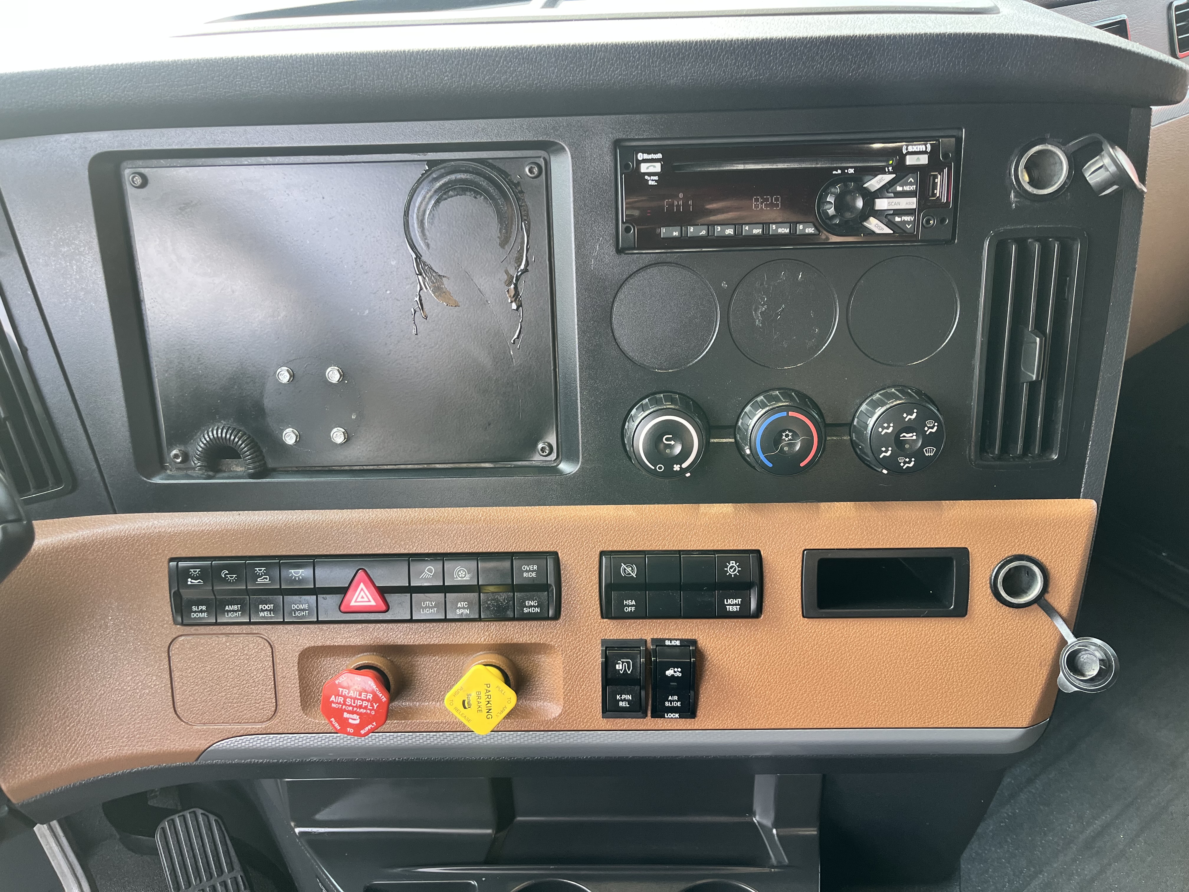 2020 FREIGHTLINER CASCADIA 126SLP - image 15