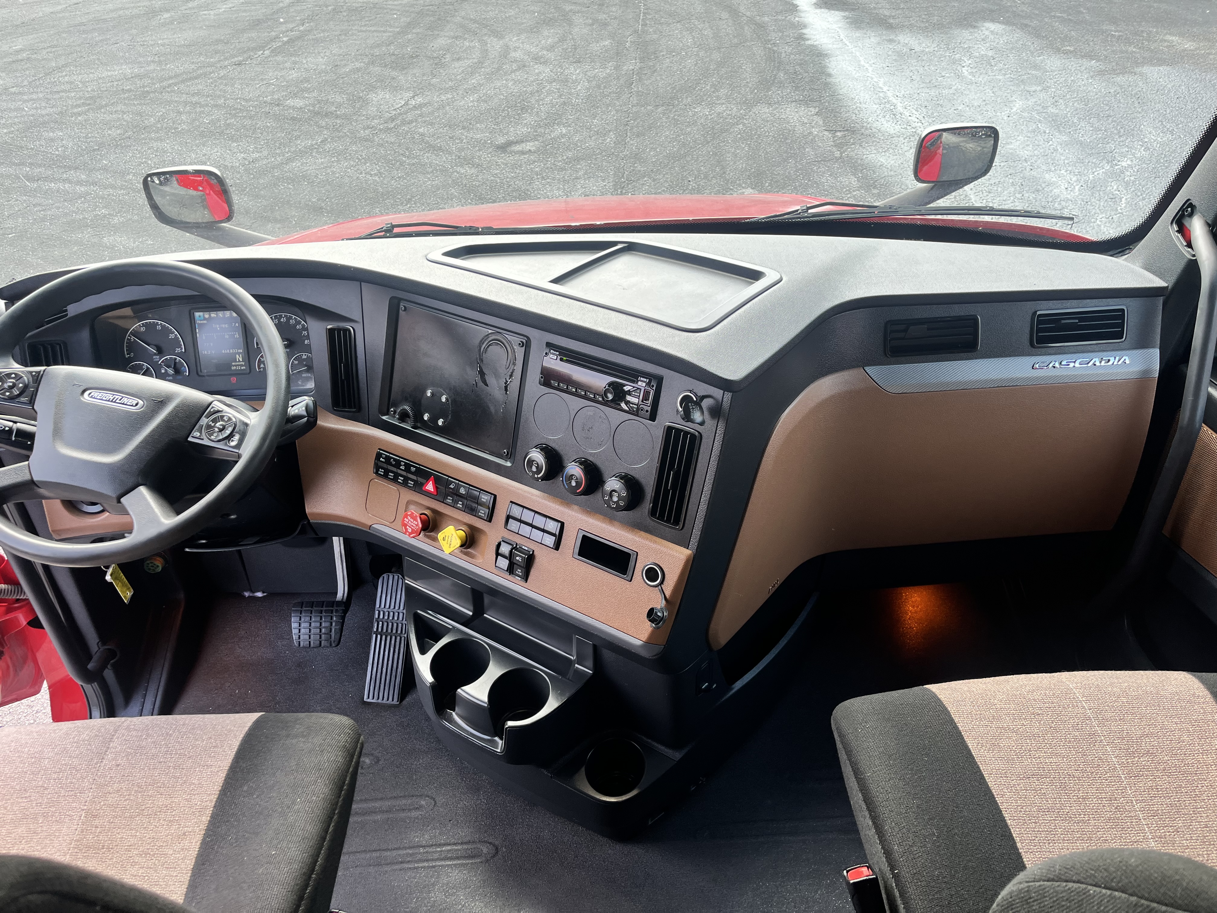 2020 FREIGHTLINER CASCADIA 126SLP - image 19