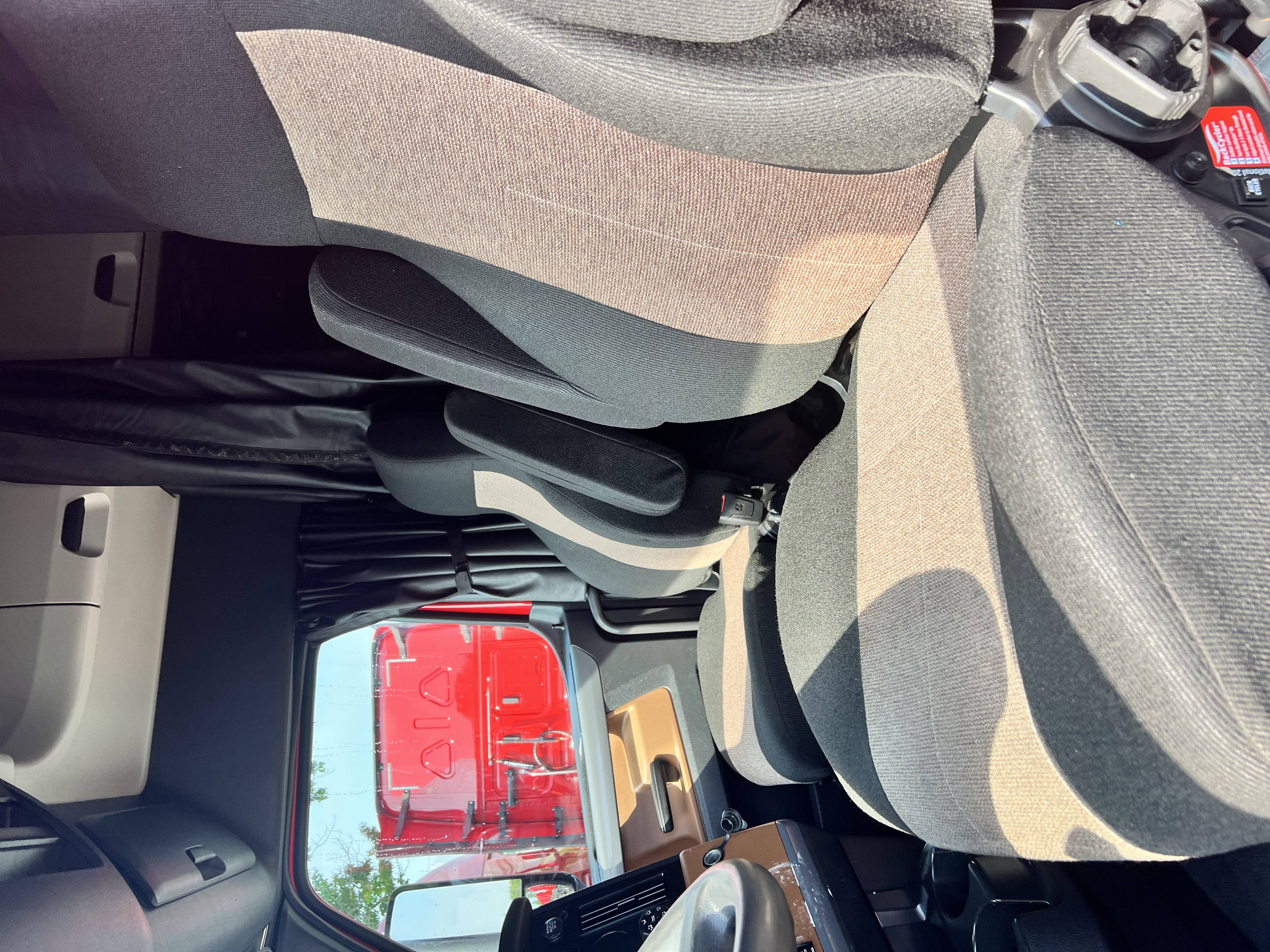 2020 FREIGHTLINER CASCADIA 126SLP - image 12