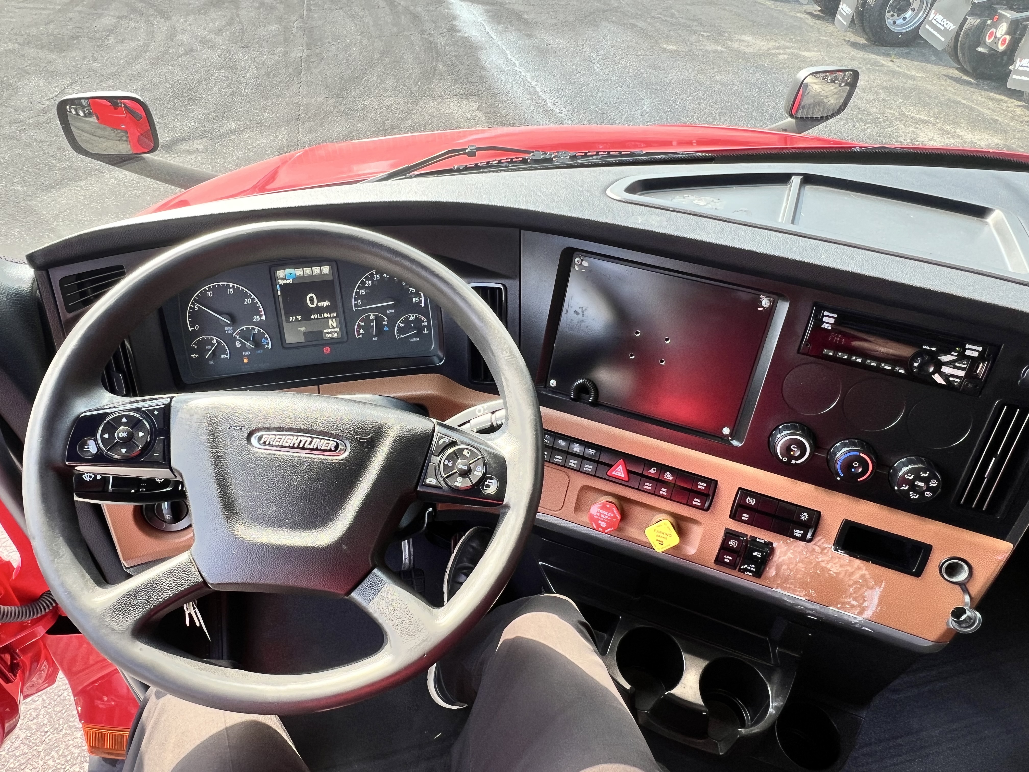 2020 FREIGHTLINER CASCADIA 126SLP - image 14