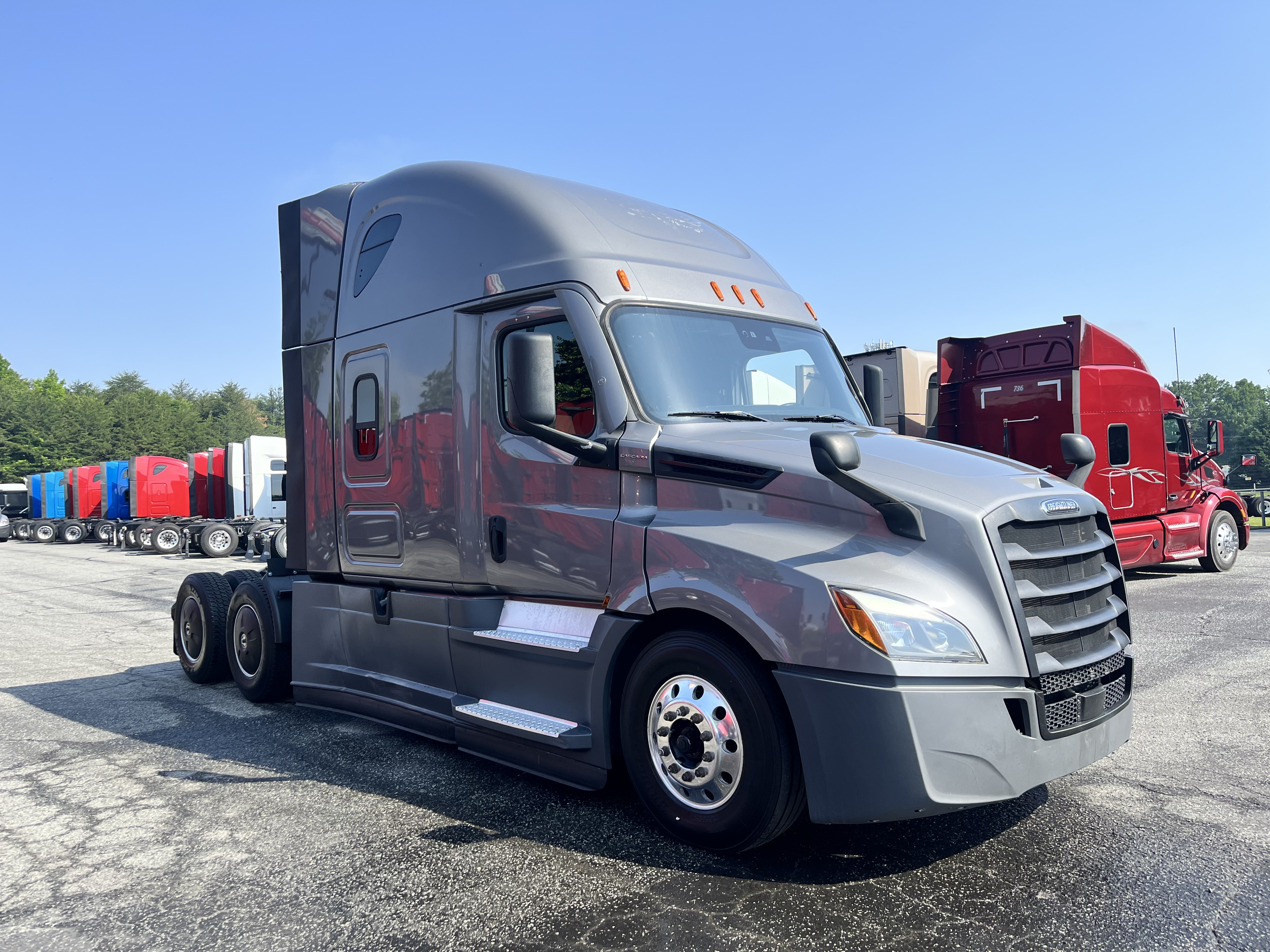 2021 FREIGHTLINER CASCADIA 126SLP - image 8