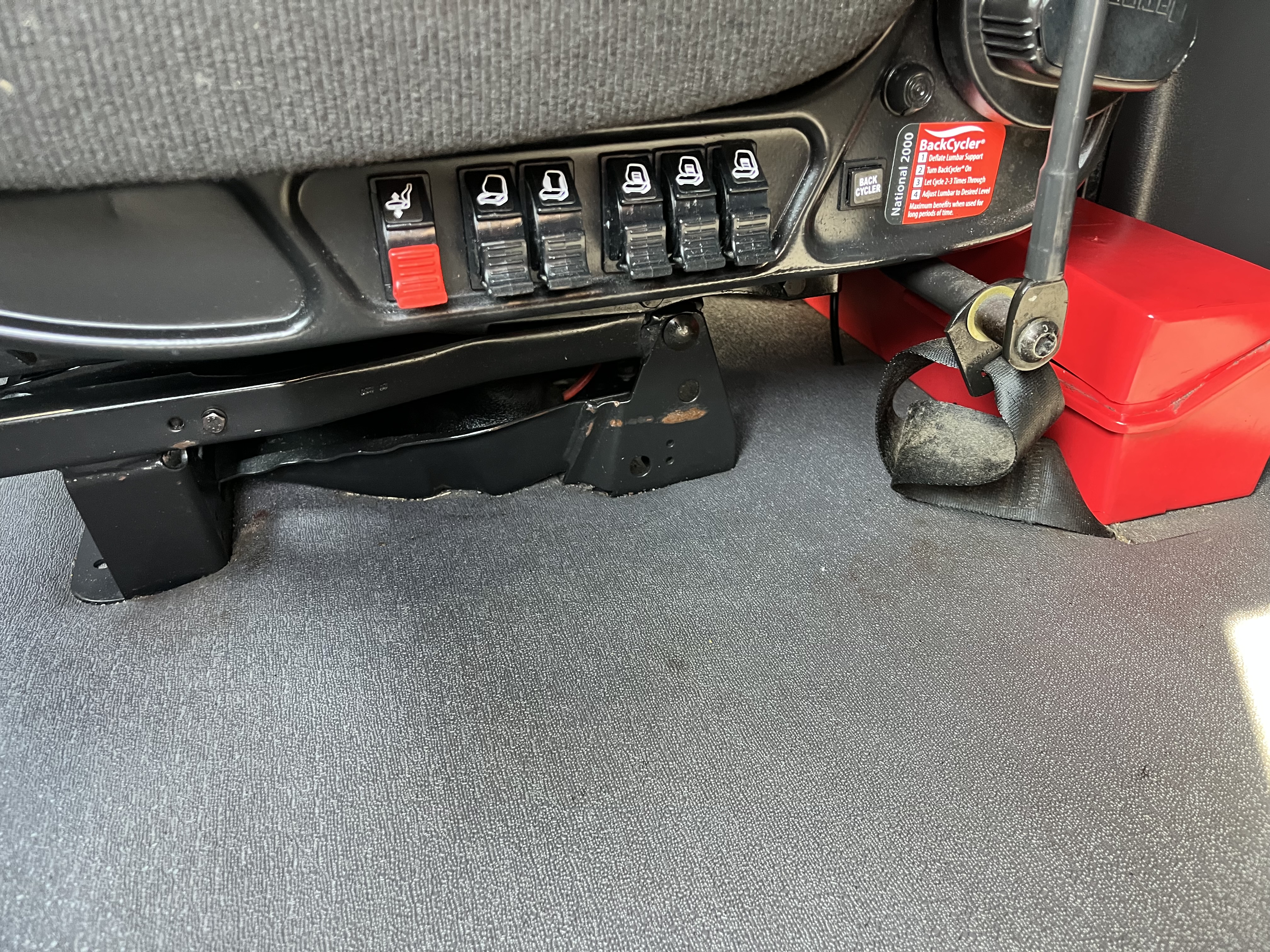 2021 FREIGHTLINER CASCADIA 126SLP - image 16