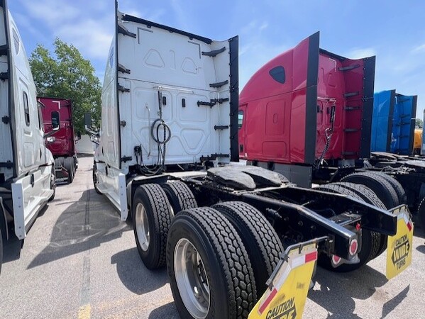 FREIGHTLINER CASCADIA 126SLP 2020