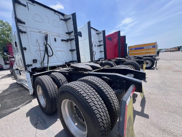 FREIGHTLINER CASCADIA 126SLP 2020