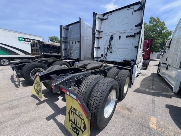 FREIGHTLINER CASCADIA 126SLP 2020
