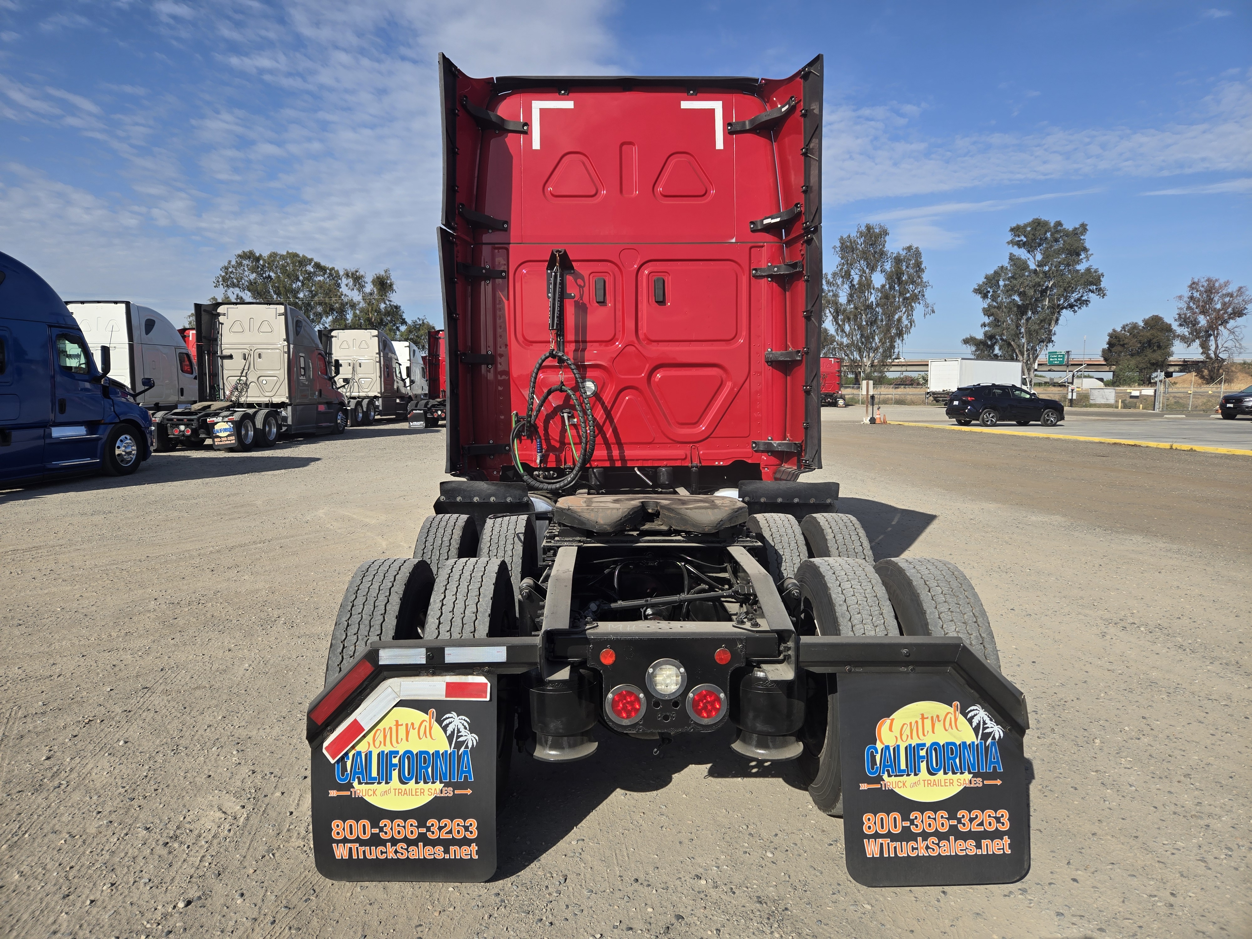 2021 FREIGHTLINER CASCADIA 126SLP - image 5