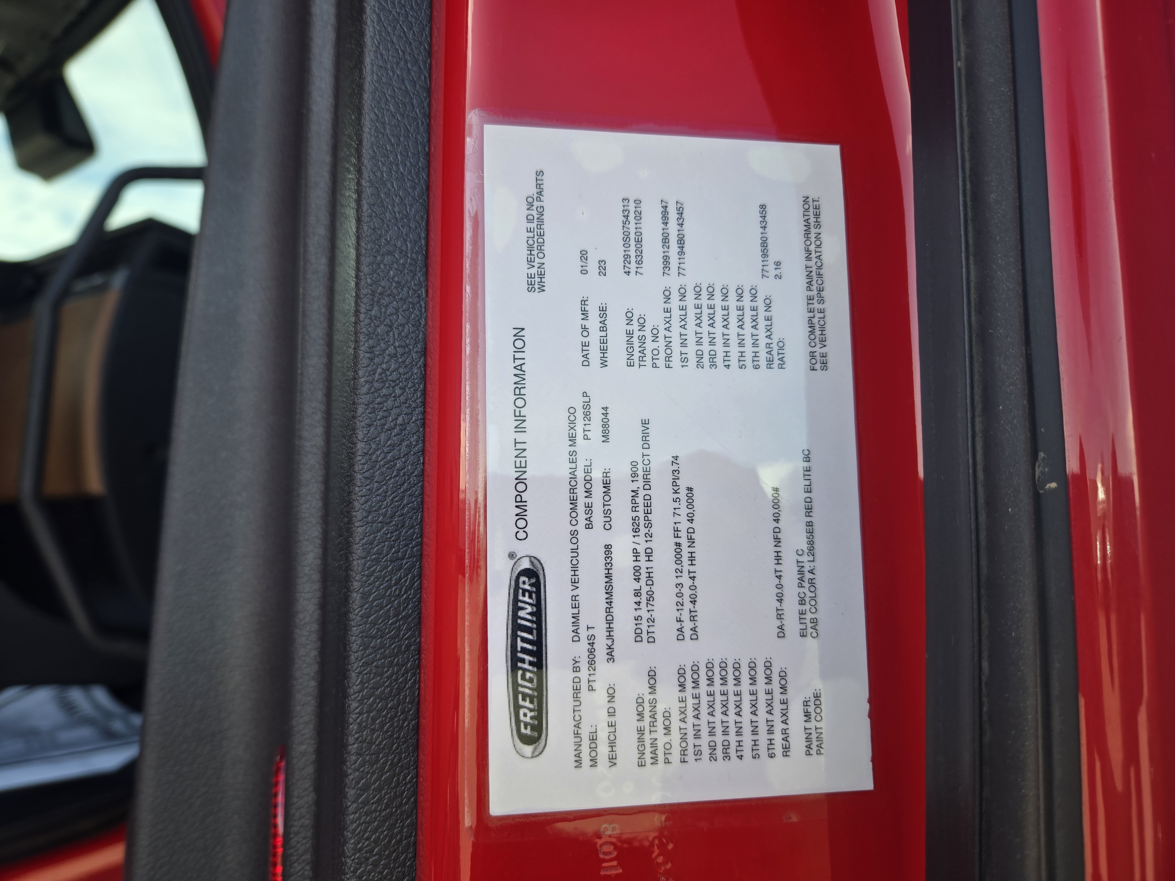 2021 FREIGHTLINER CASCADIA 126SLP - image 17