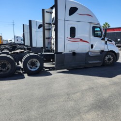 2021 FREIGHTLINER CASCADIA 126SLP - image 7