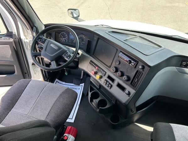 FREIGHTLINER CASCADIA 126SLP 2020