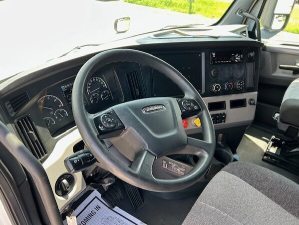 FREIGHTLINER CASCADIA 126SLP 2020