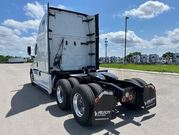 FREIGHTLINER CASCADIA 126SLP 2020