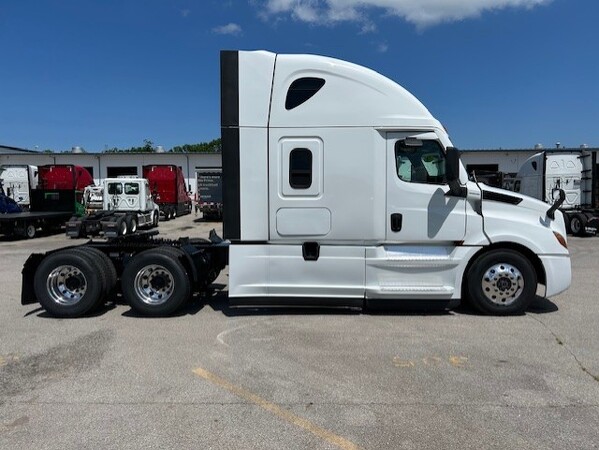 FREIGHTLINER CASCADIA 126SLP 2020