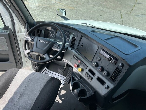 FREIGHTLINER CASCADIA 126SLP 2020