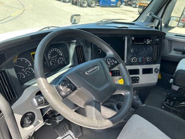 FREIGHTLINER CASCADIA 126SLP 2020